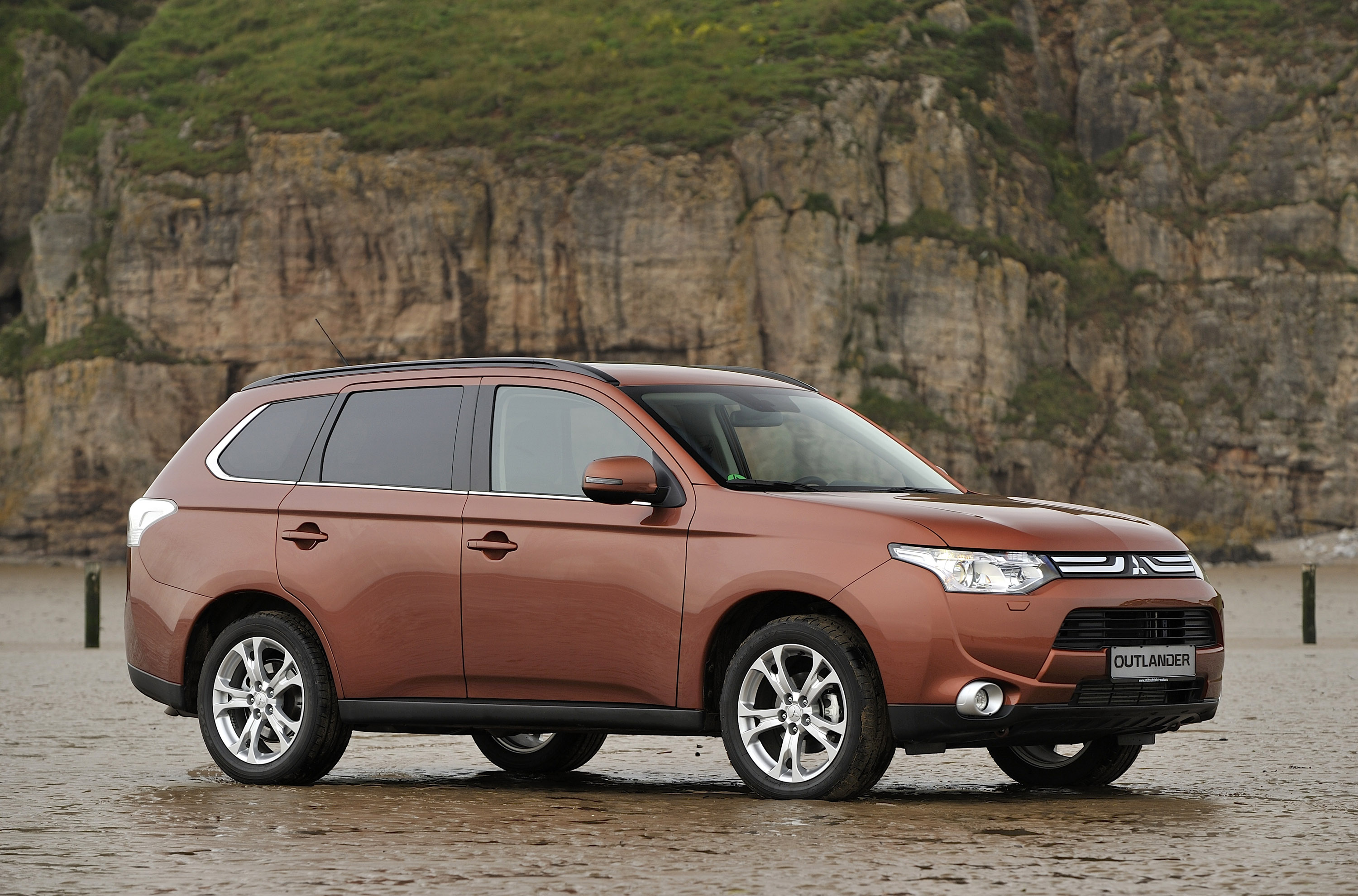 2014 Mitsubishi Outlander HD Pictures
