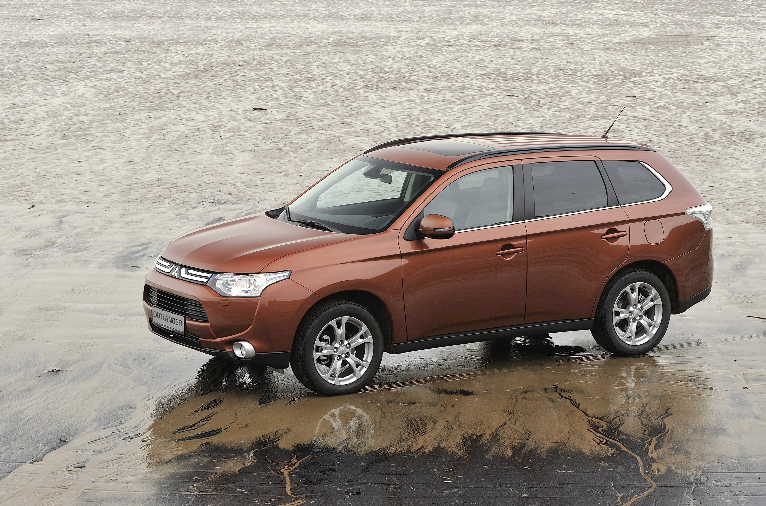Mitsubishi Outlander photo #12