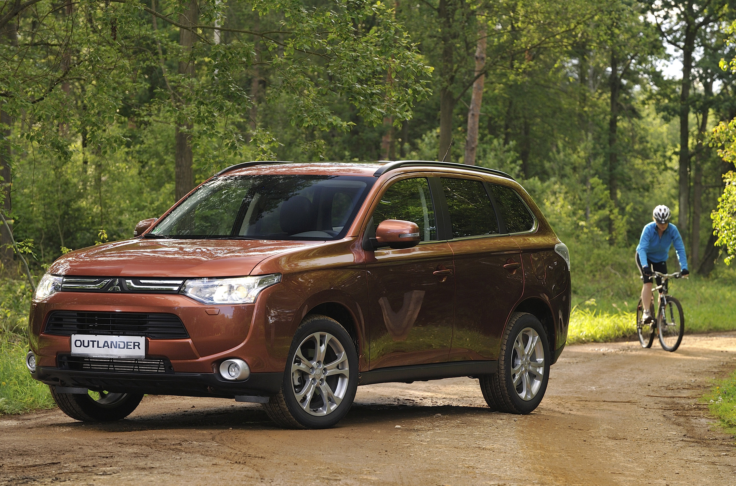 Mitsubishi Outlander photo #13