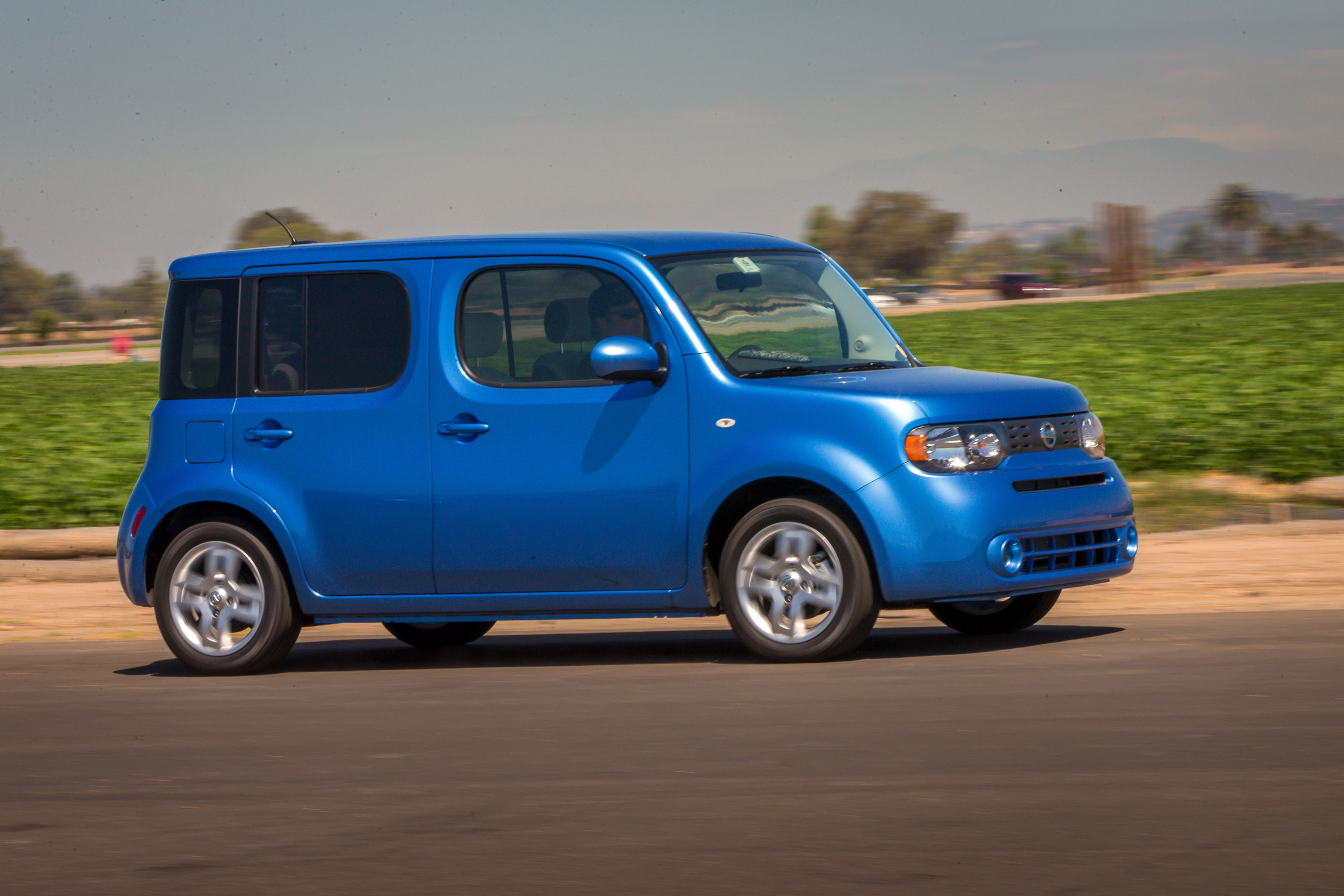 Nissan Cube photo #2