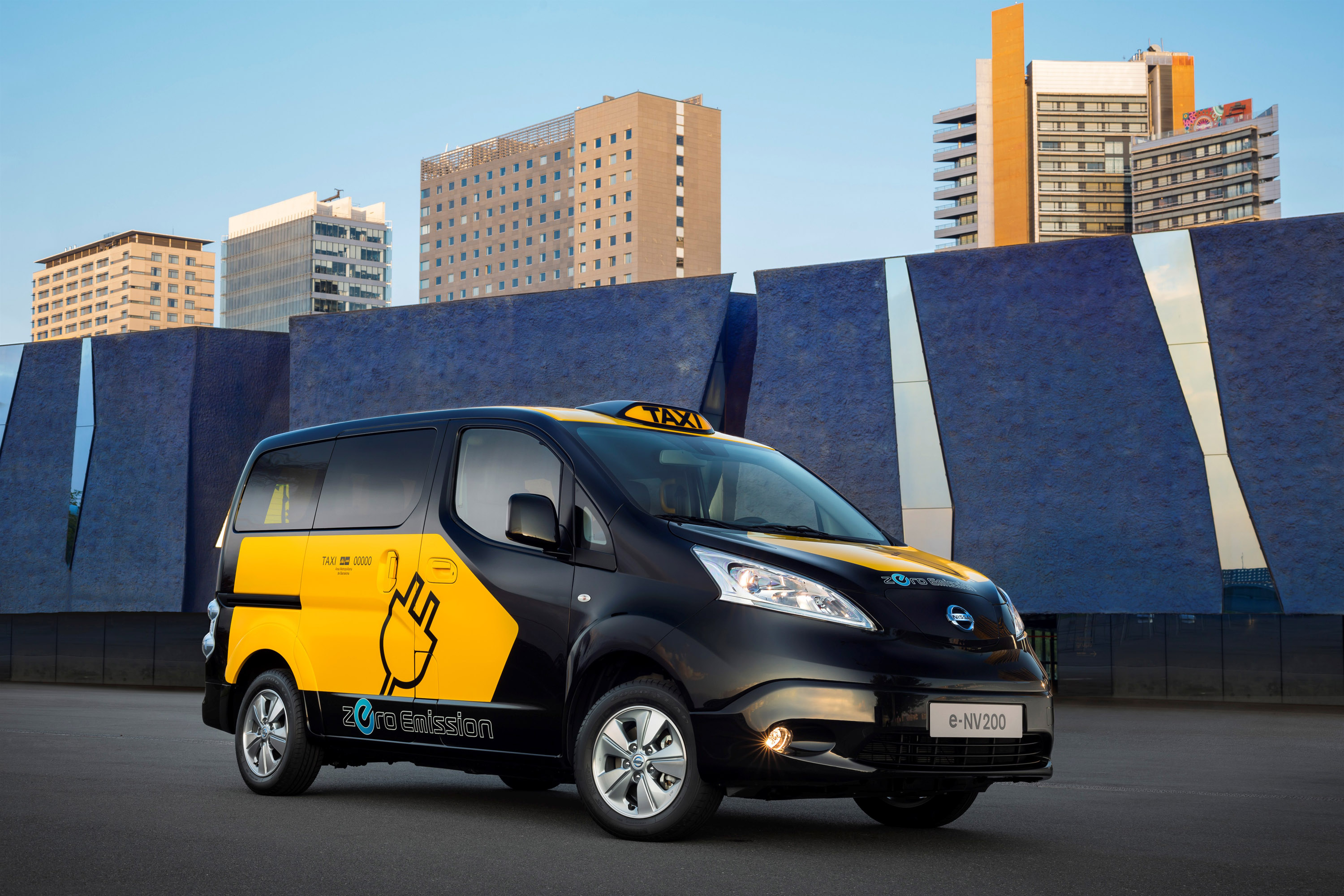 Nissan e-NV200 Electric Barcelona Taxi photo #2