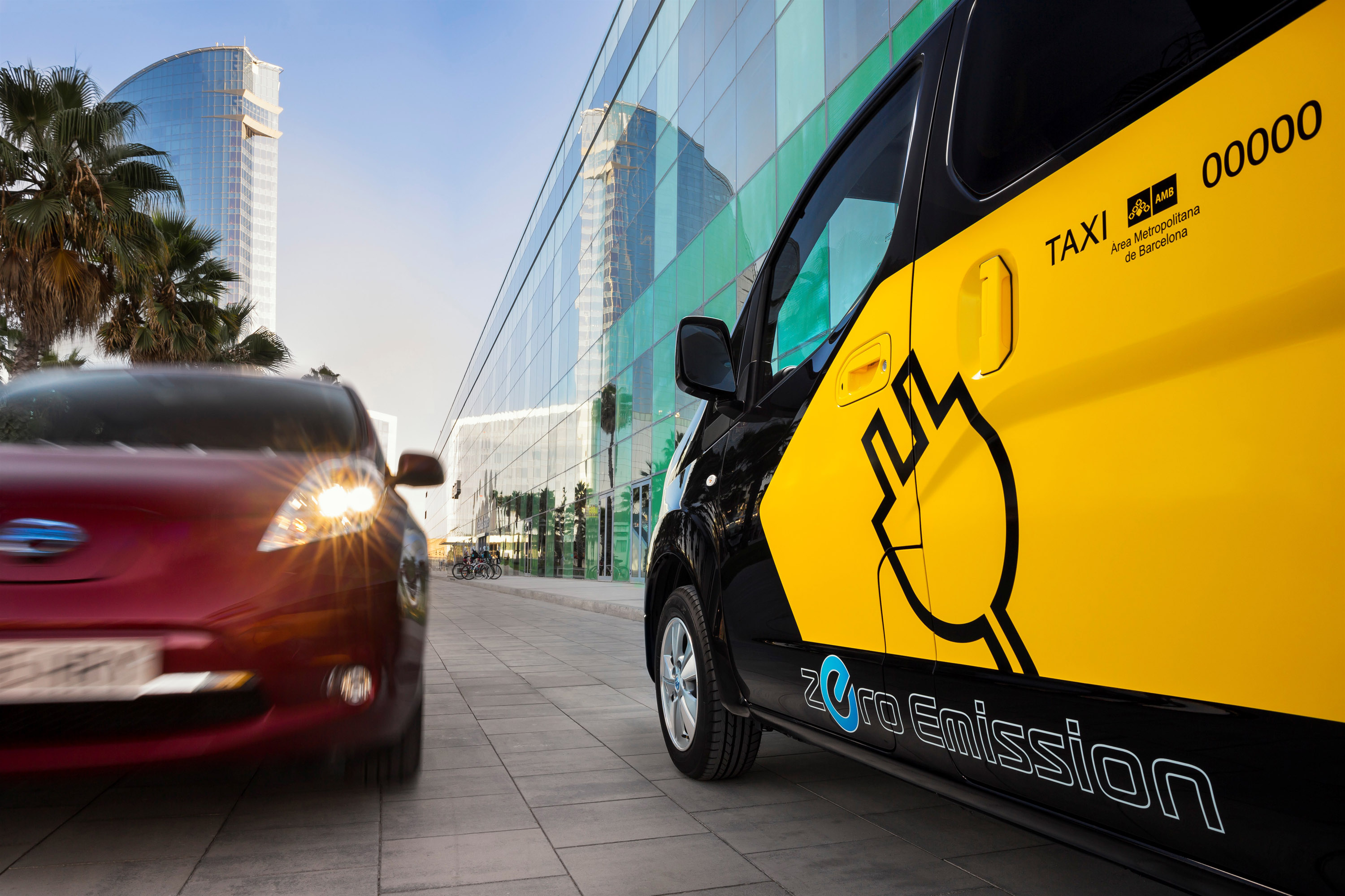 Nissan Electric Taxi photo #14