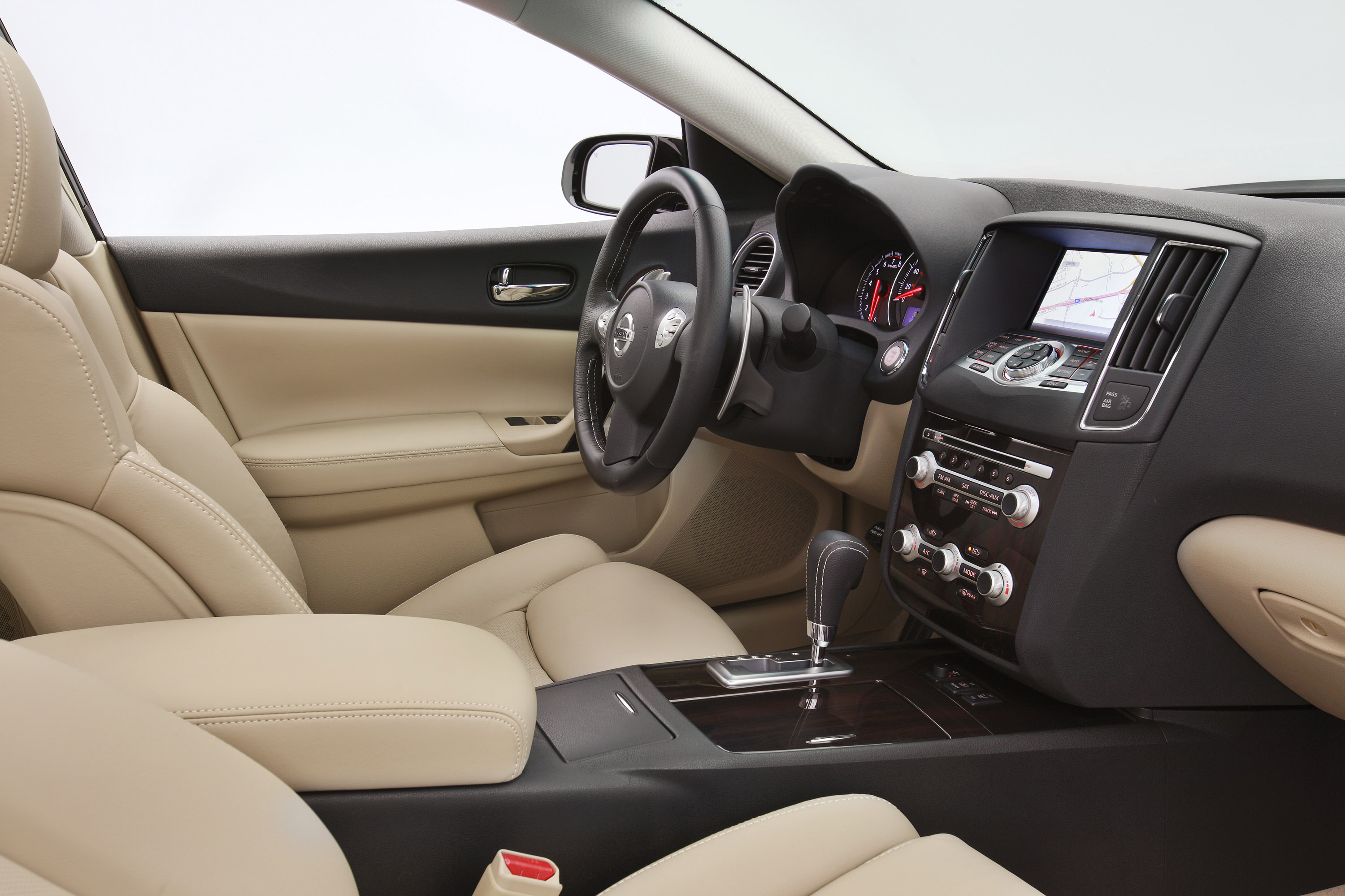 Nissan Maxima photo #19