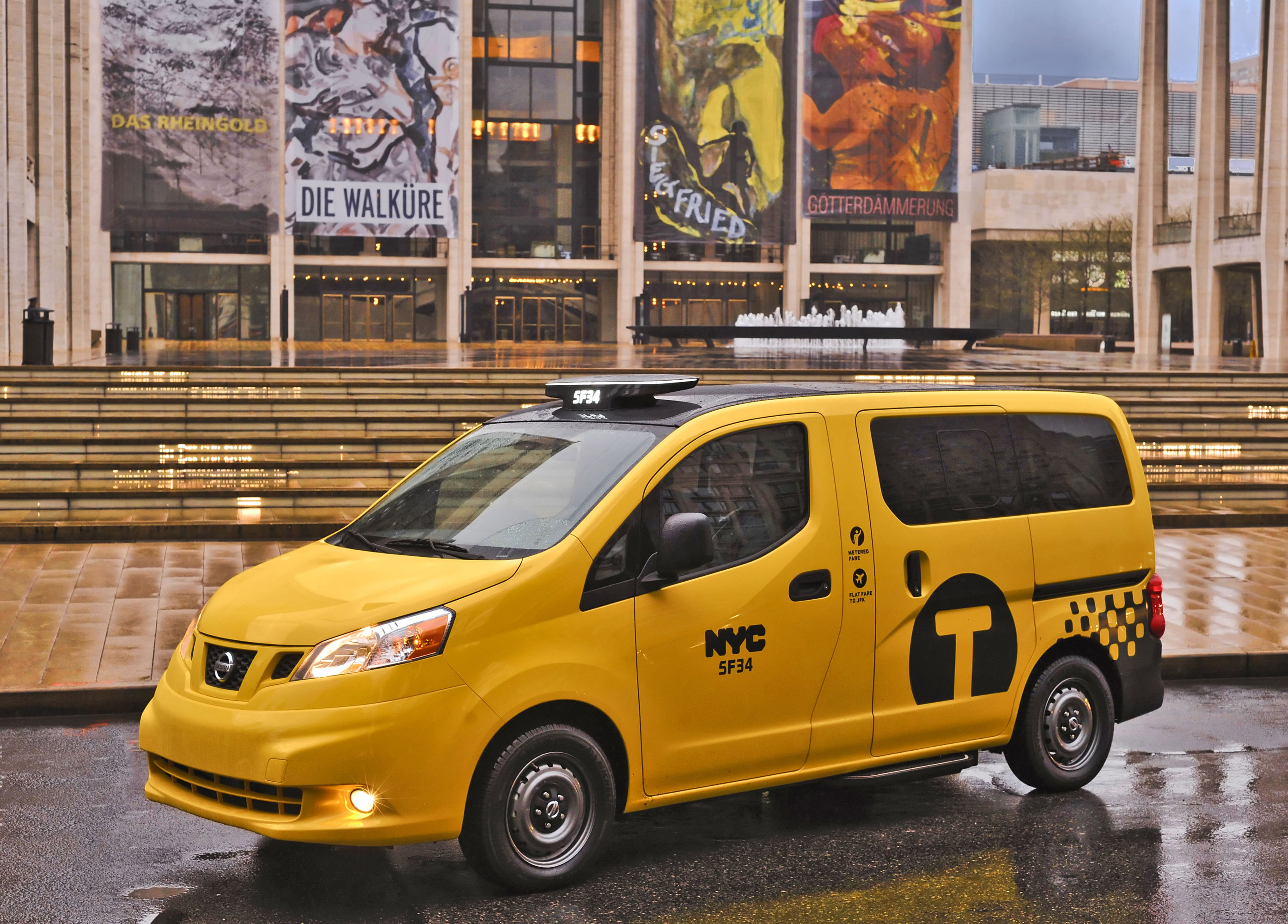 Nissan NV200 Taxi photo #3