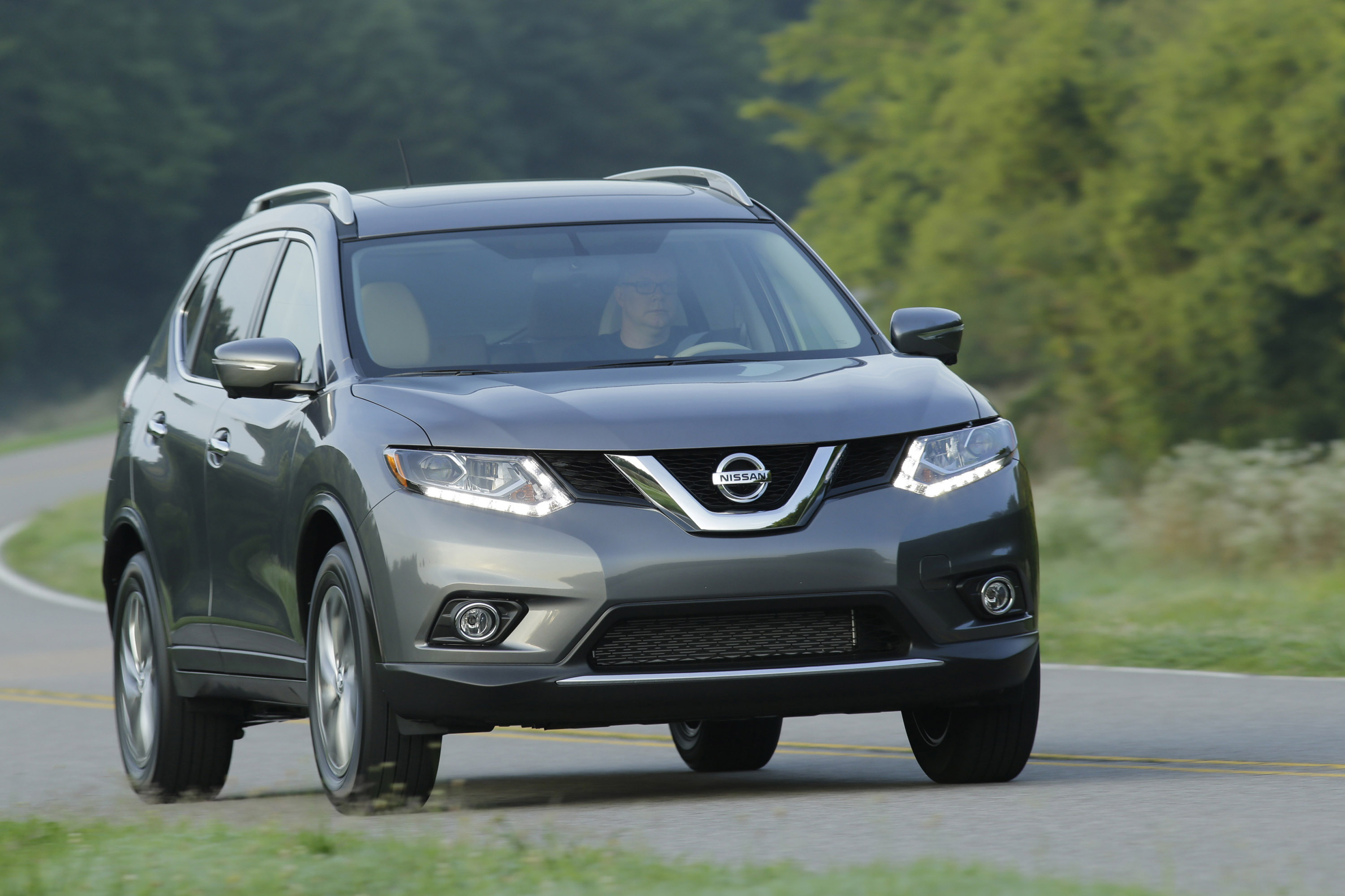 Nissan Rogue photo #2