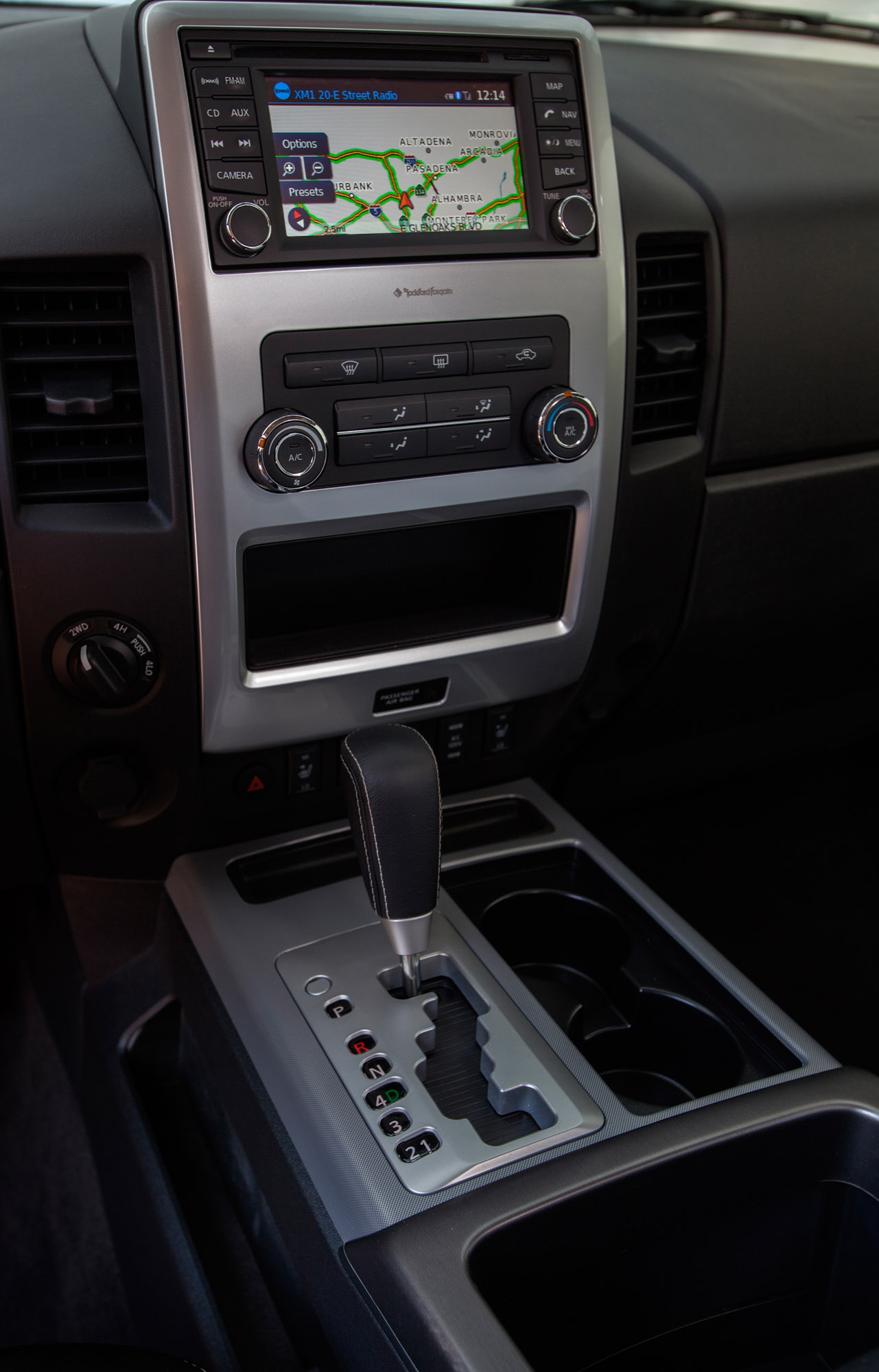 Nissan Titan photo #16