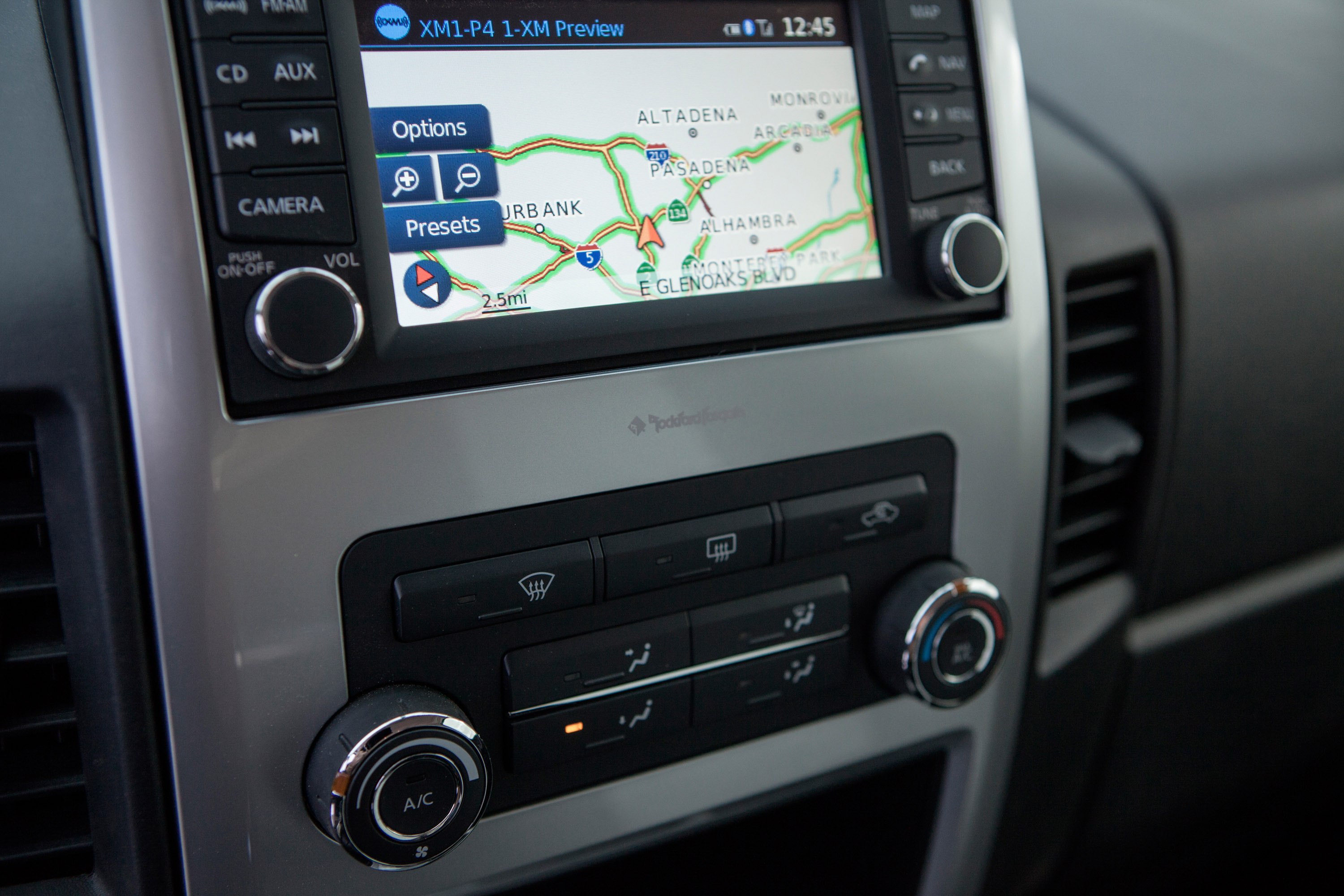 Nissan Titan photo #24