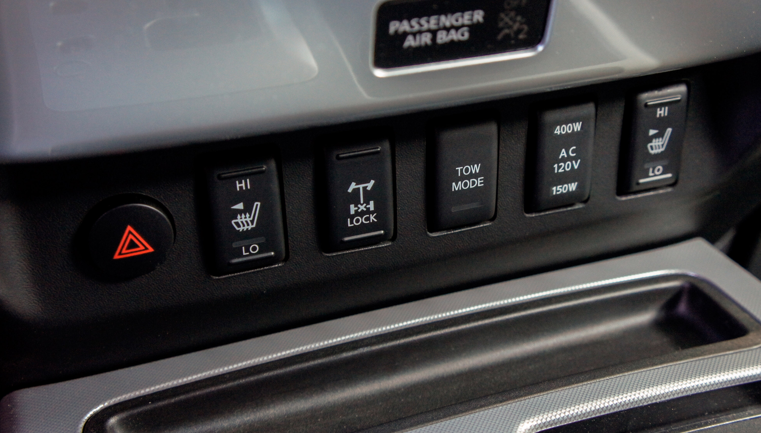 Nissan Titan photo #28