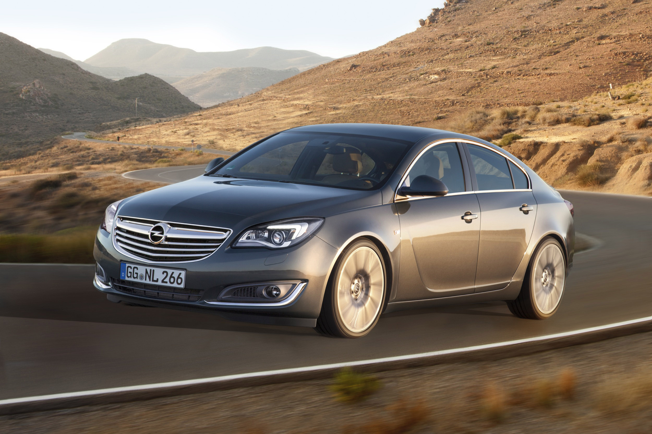 Opel Insignia photo #1