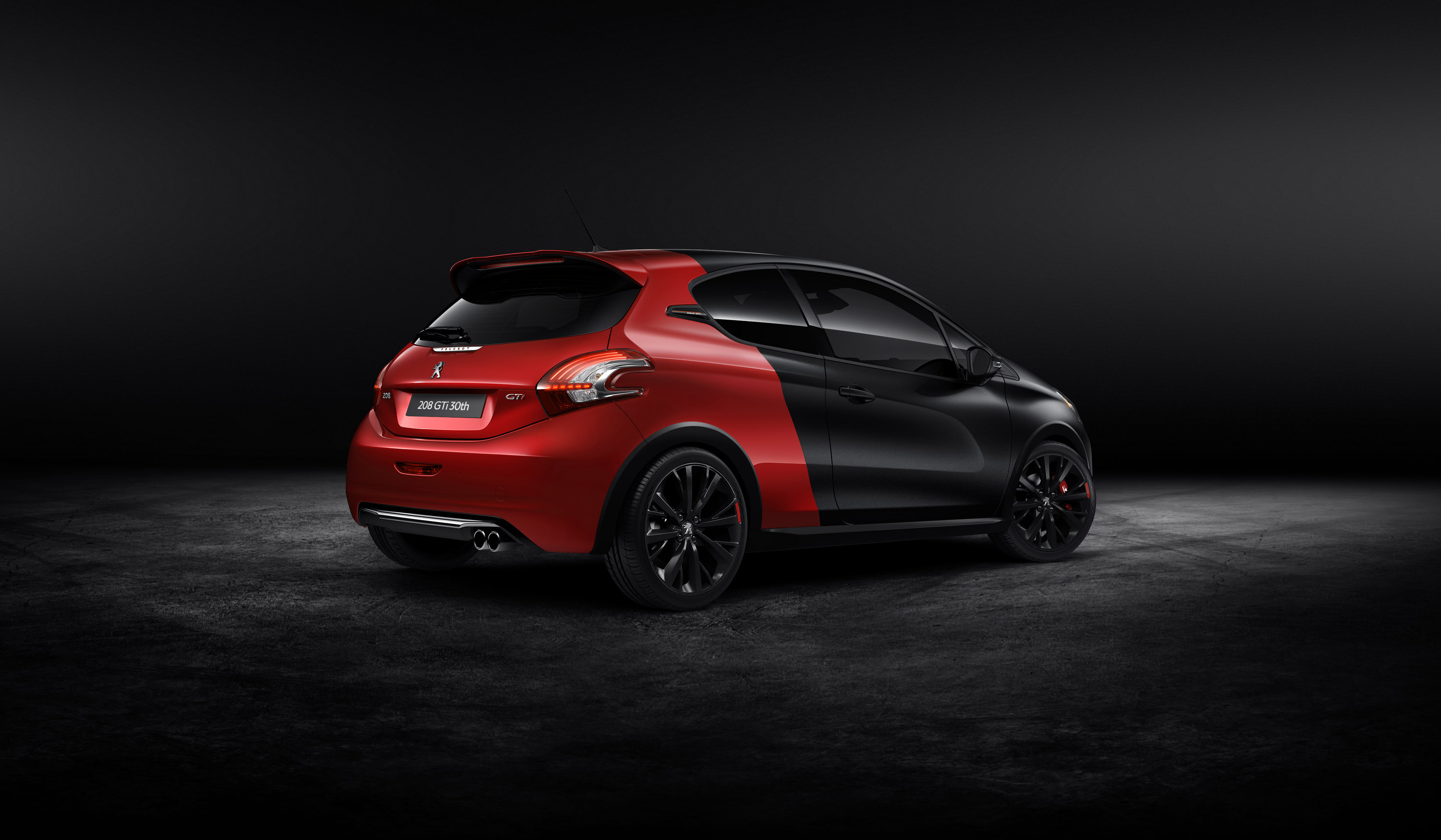 Peugeot 208 GTI 30th Anniversary Limited Edition photo #2
