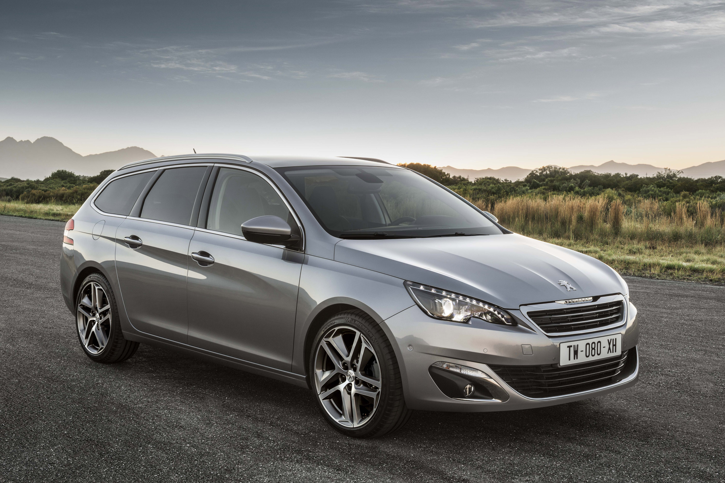 Peugeot 308 SW photo #1