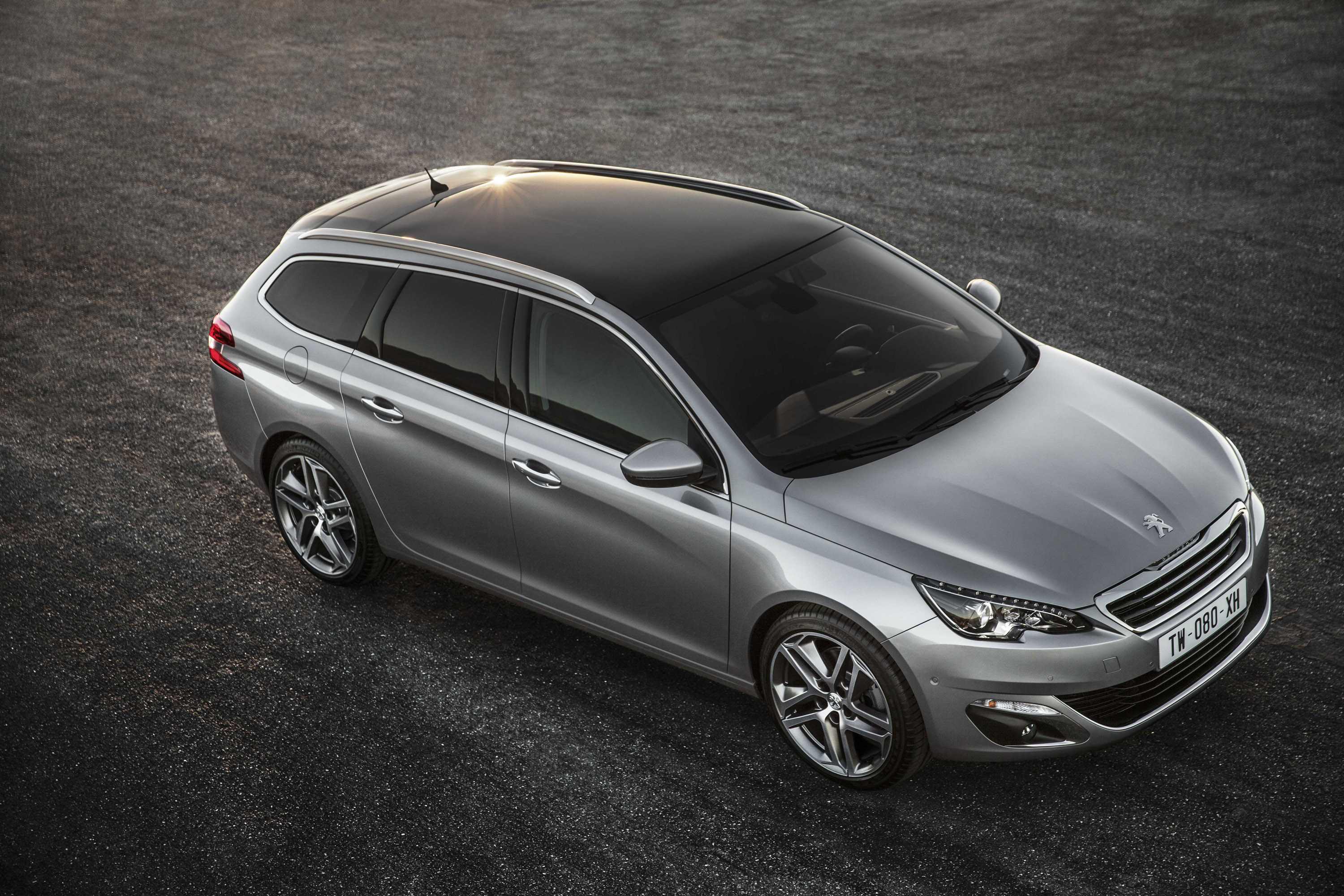 Peugeot 308 SW photo #2