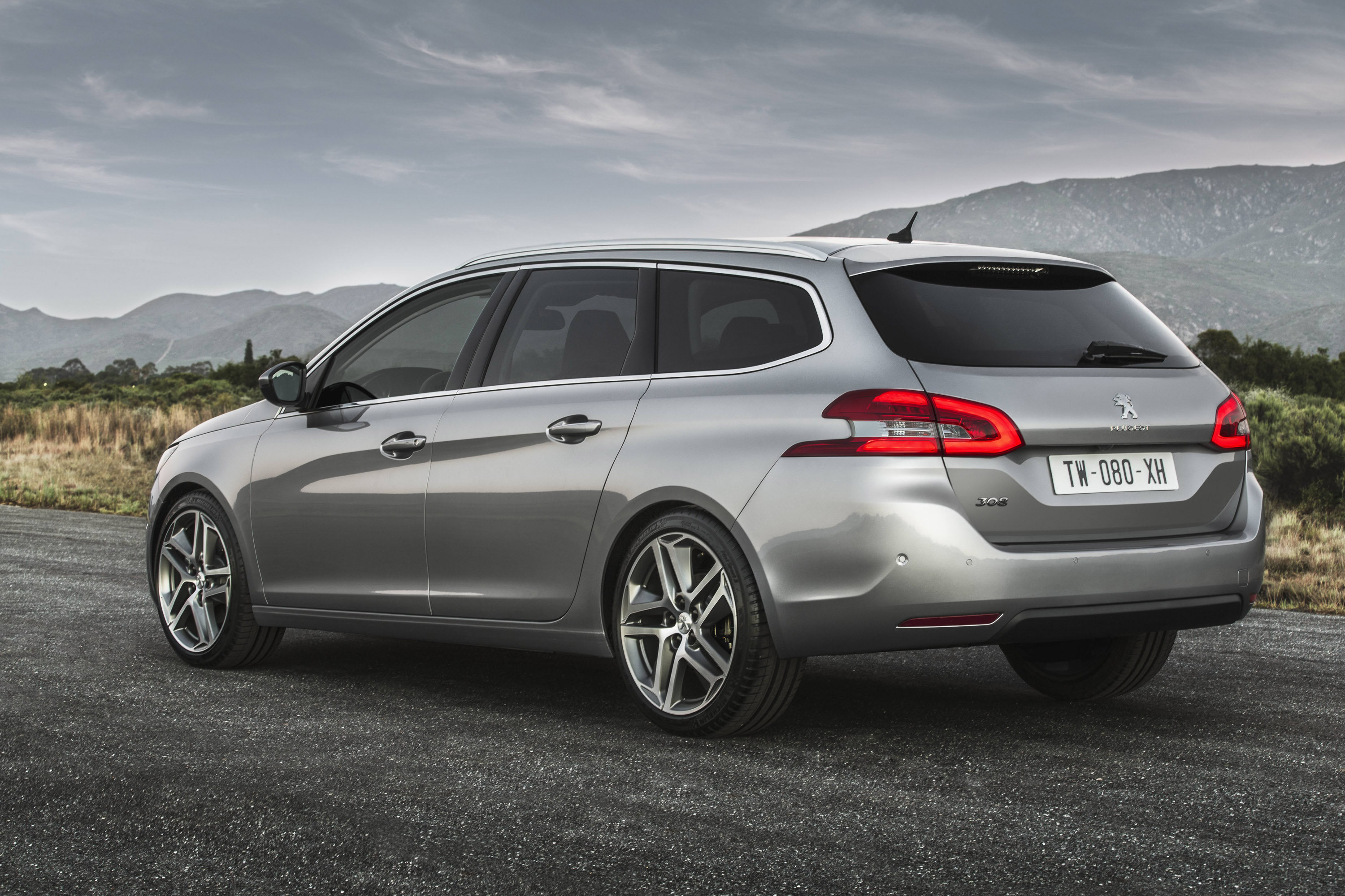 Пежо 308 св. Peugeot 308 SW. Peugeot 308 SW 2014. Новый Пежо 308 SW. Пежо 308 св универсал.