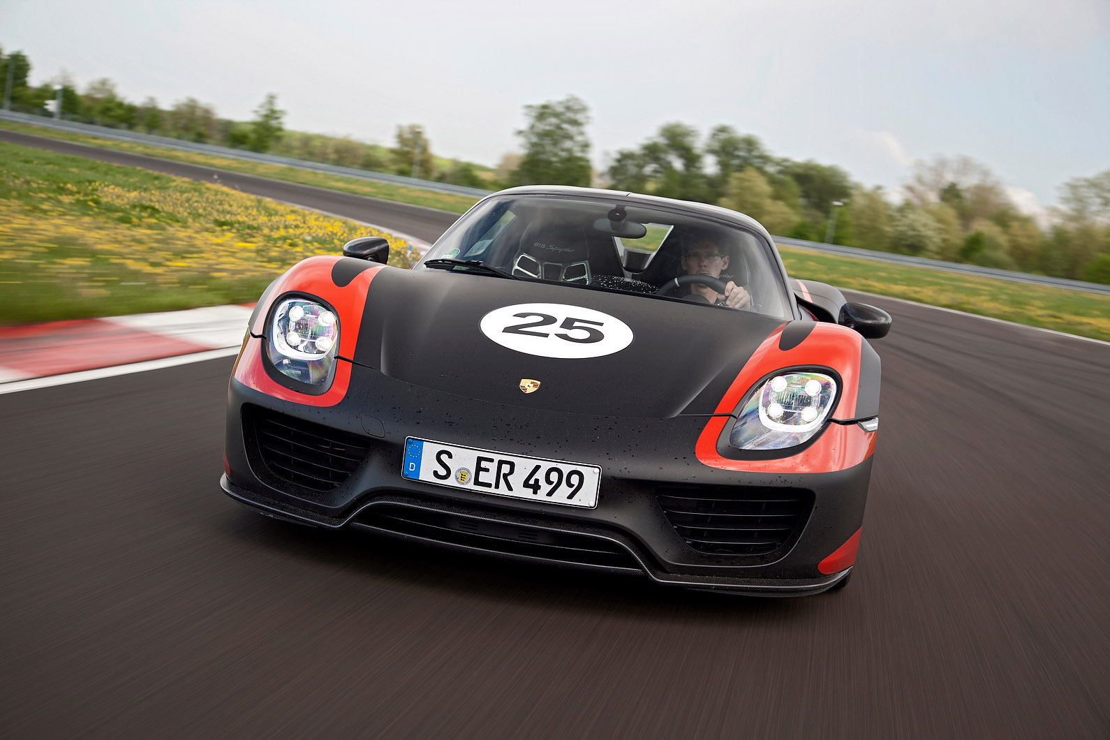 Porsche 918 Spyder photo #2