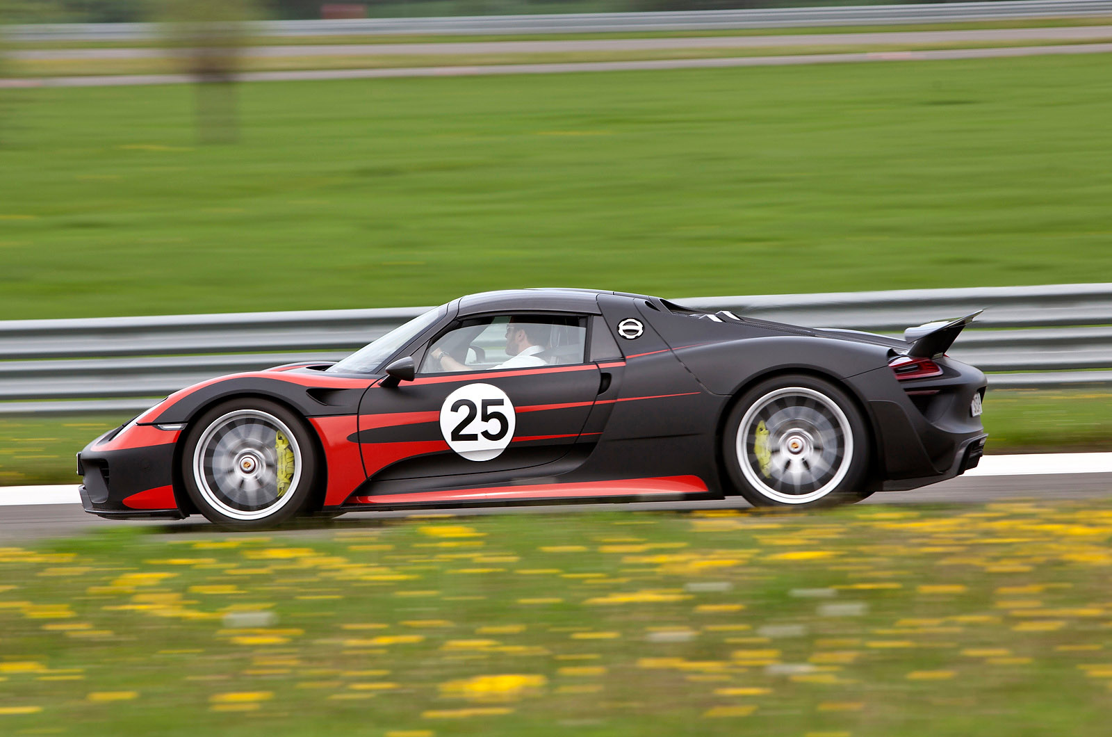 Porsche 918 Spyder photo #24