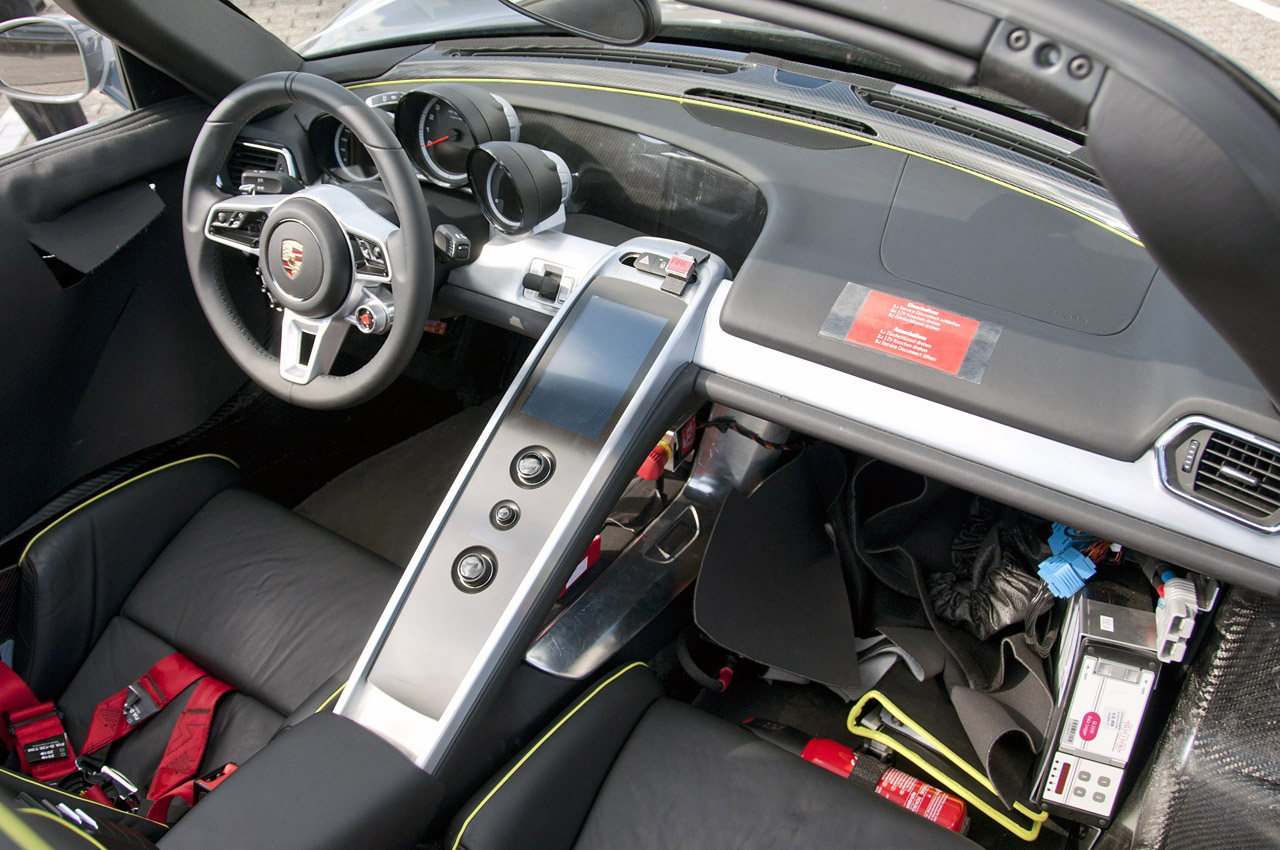 Porsche 918 Spyder photo #25