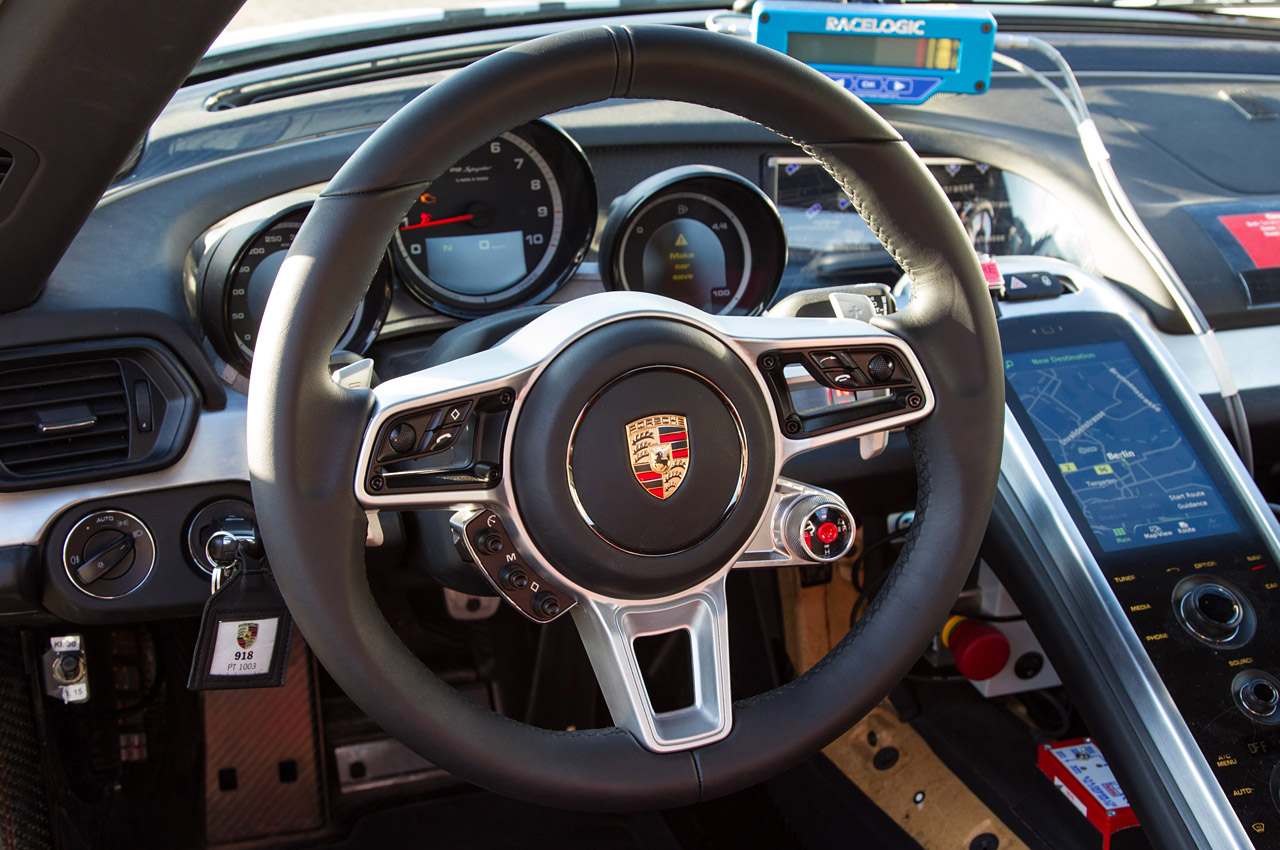 Porsche 918 Spyder photo #27
