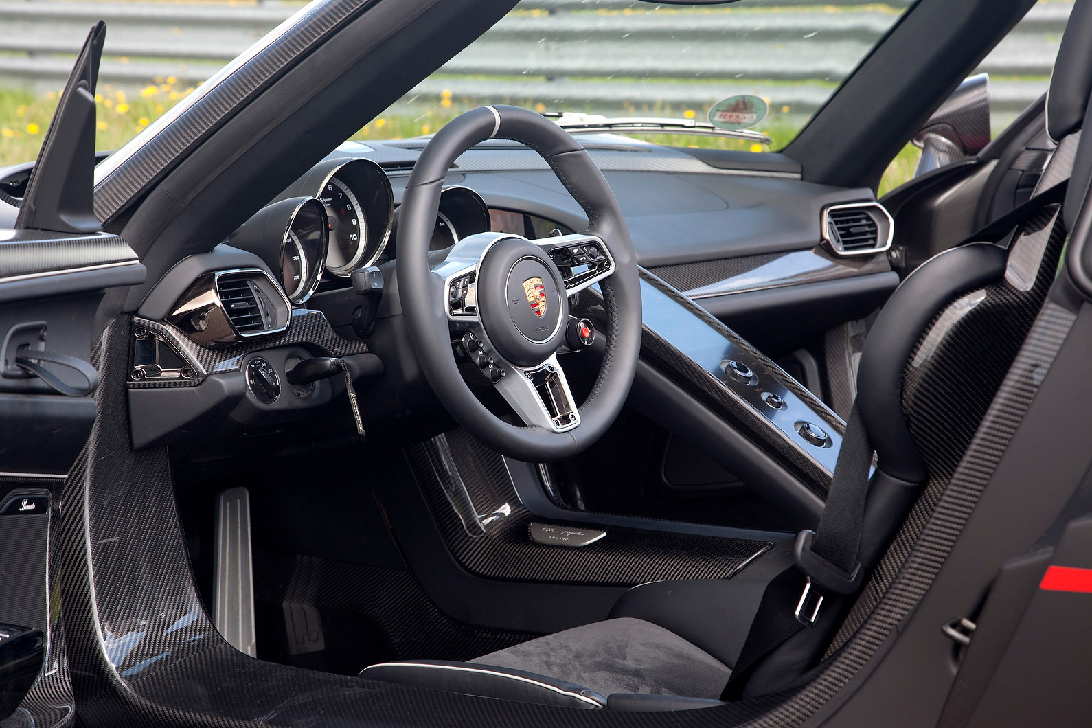 Porsche 918 Spyder photo #30