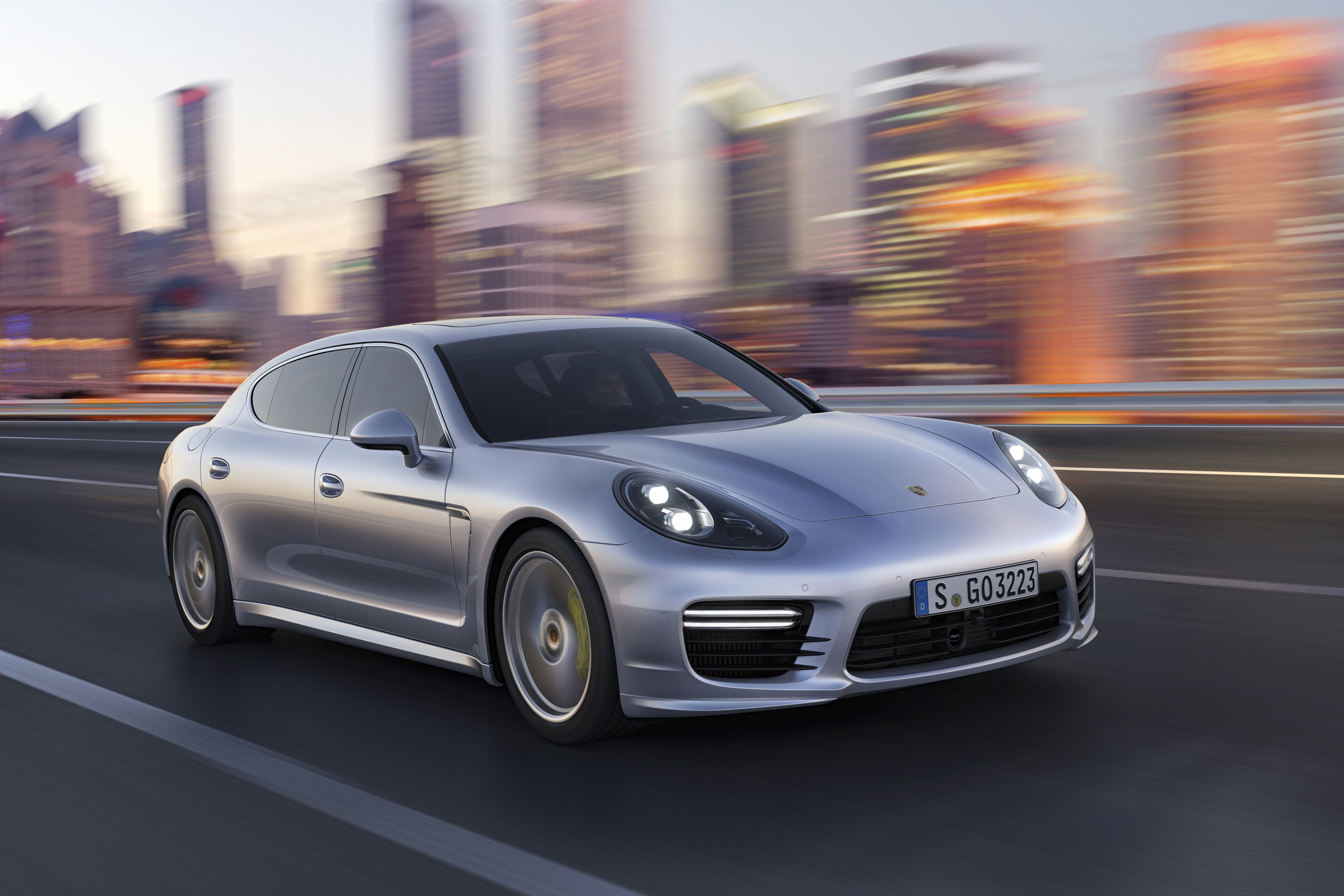 Porsche Panamera photo #2