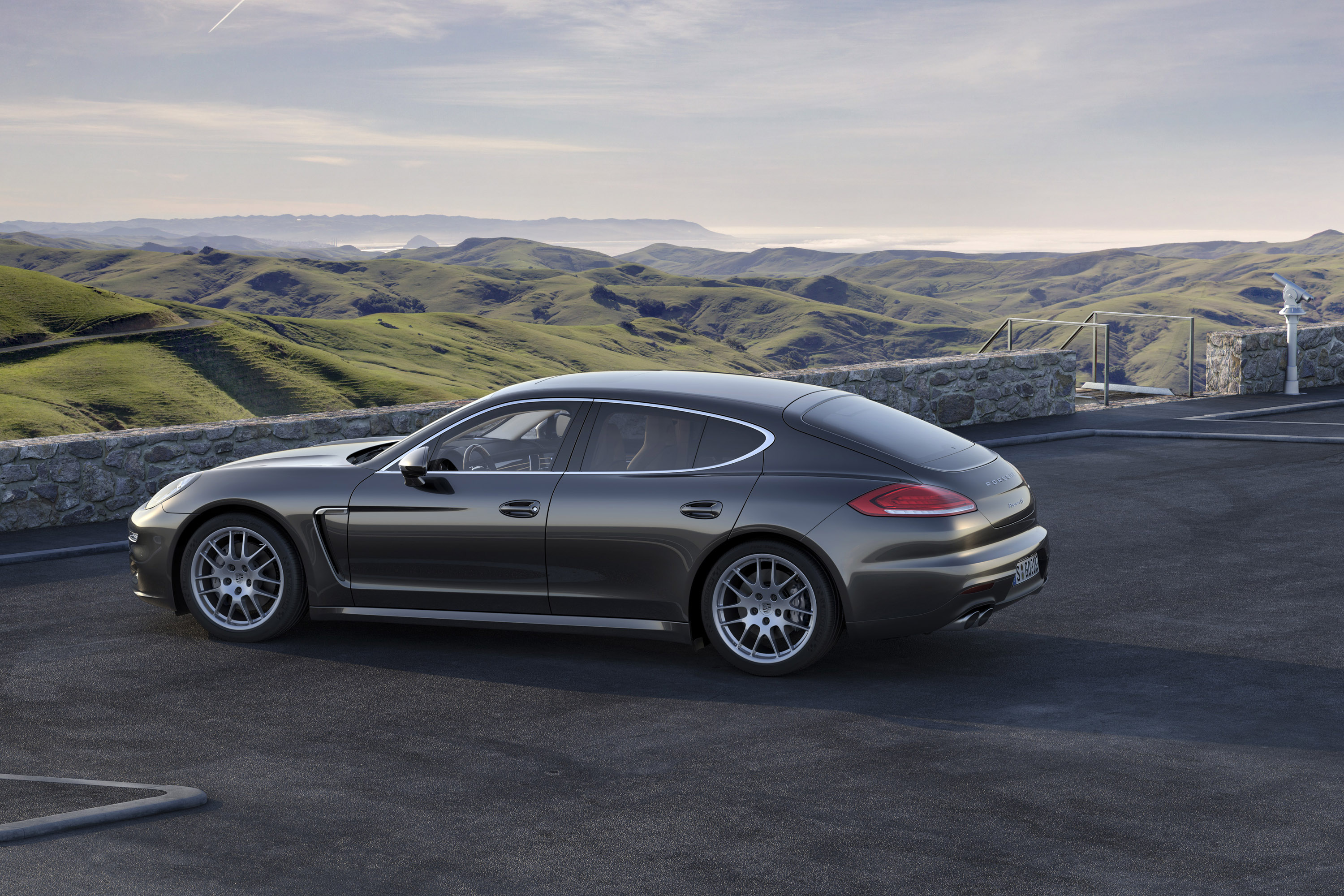 Porsche Panamera photo #11