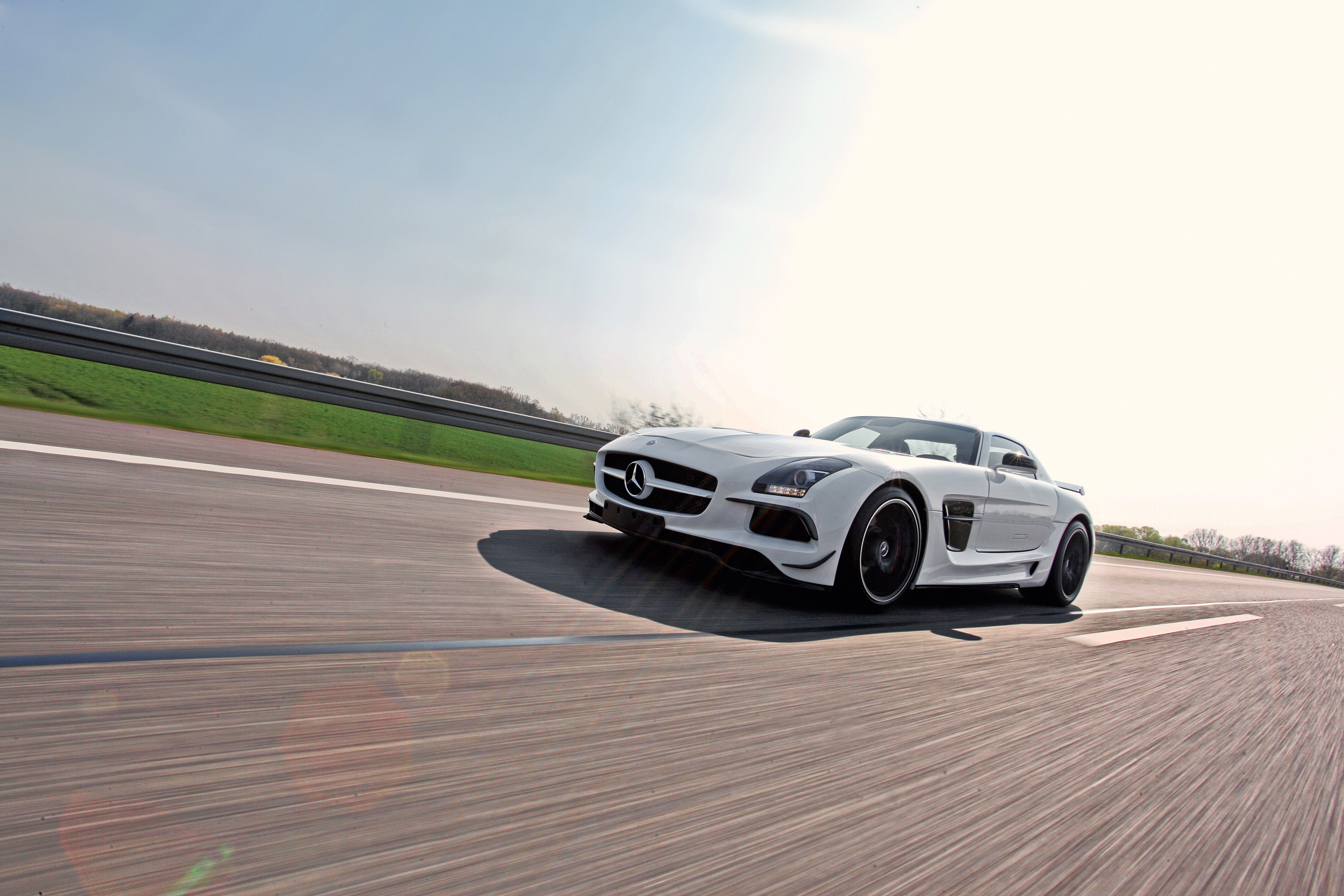Мерседес SLS AMG скорость