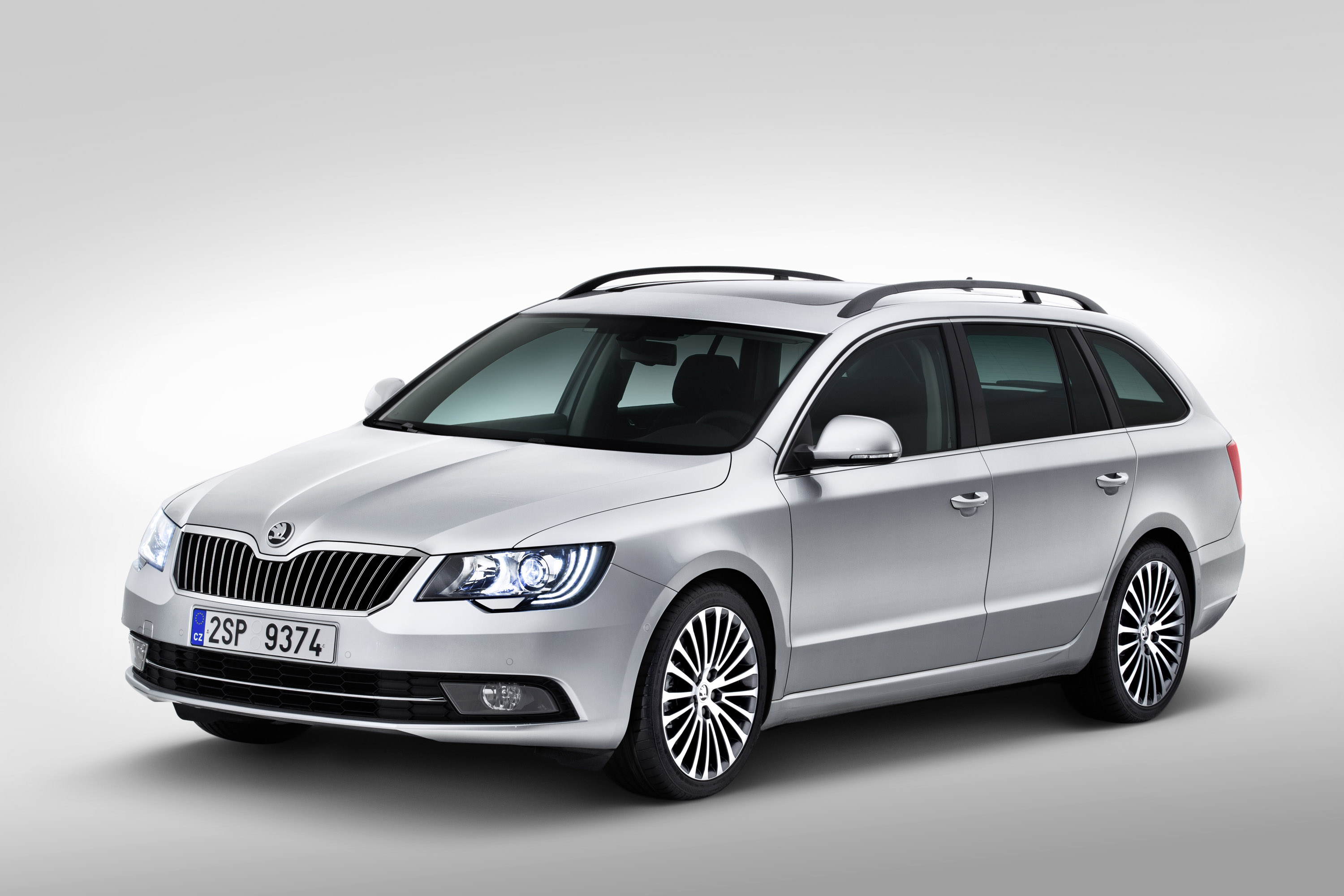 Skoda Superb photo #2