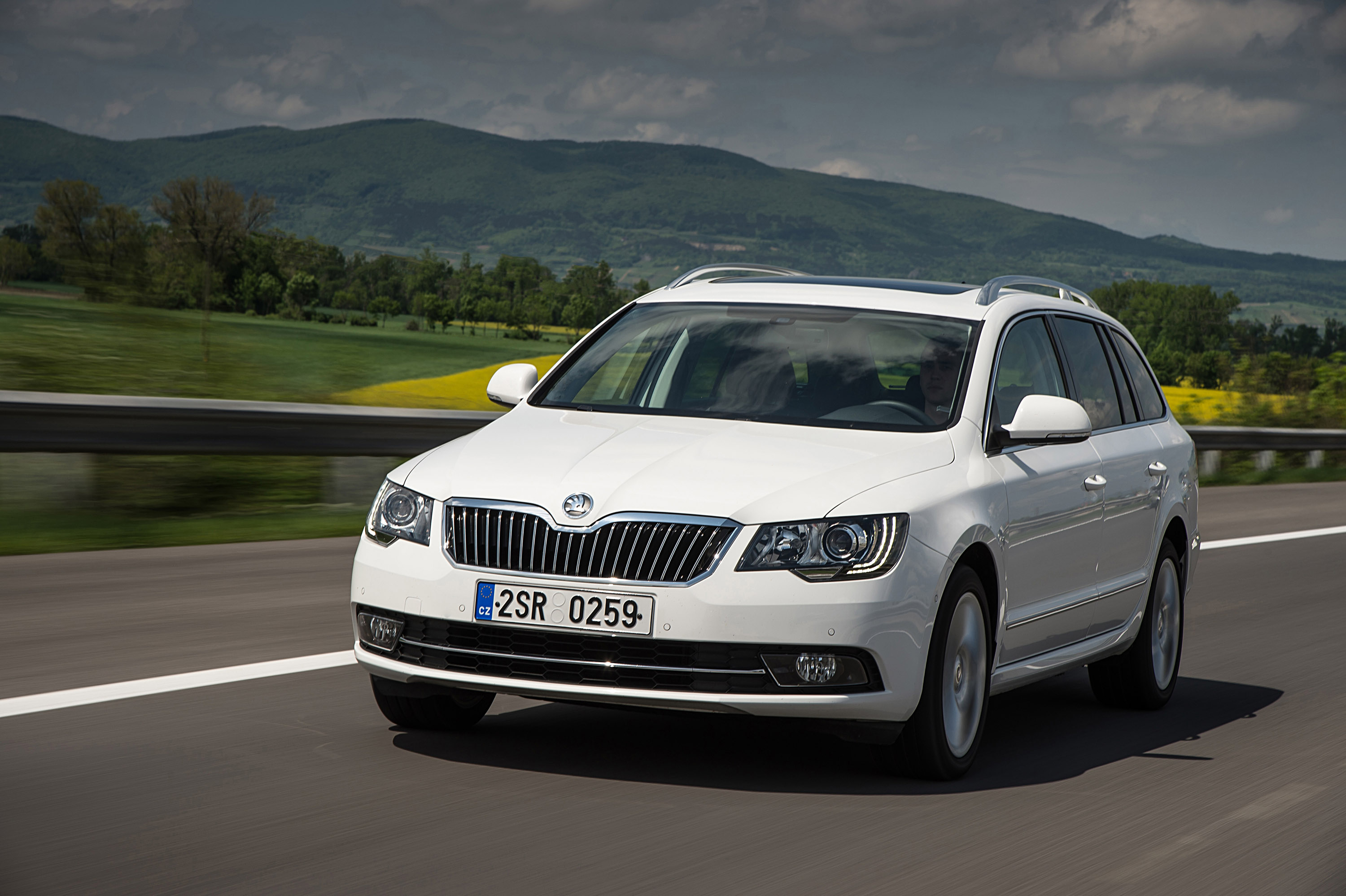 Skoda Superb photo #17