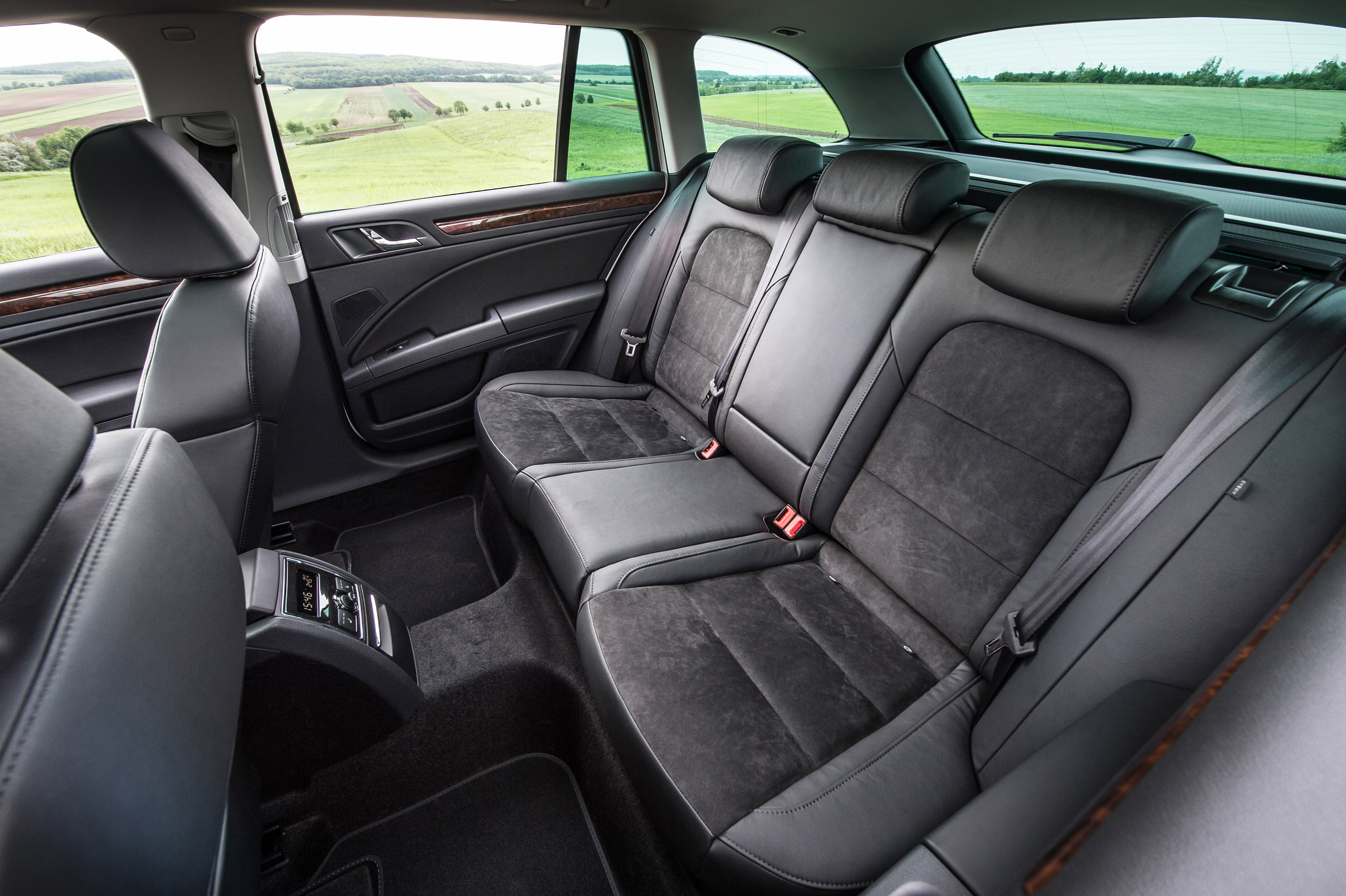 Skoda Superb photo #29