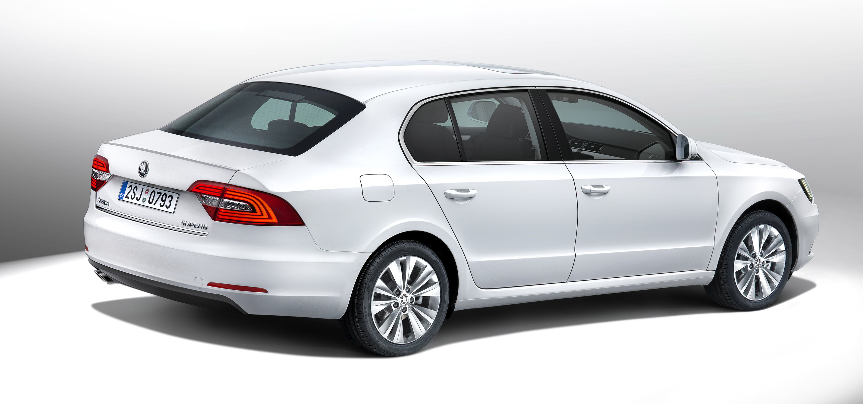 Skoda Superb photo #32