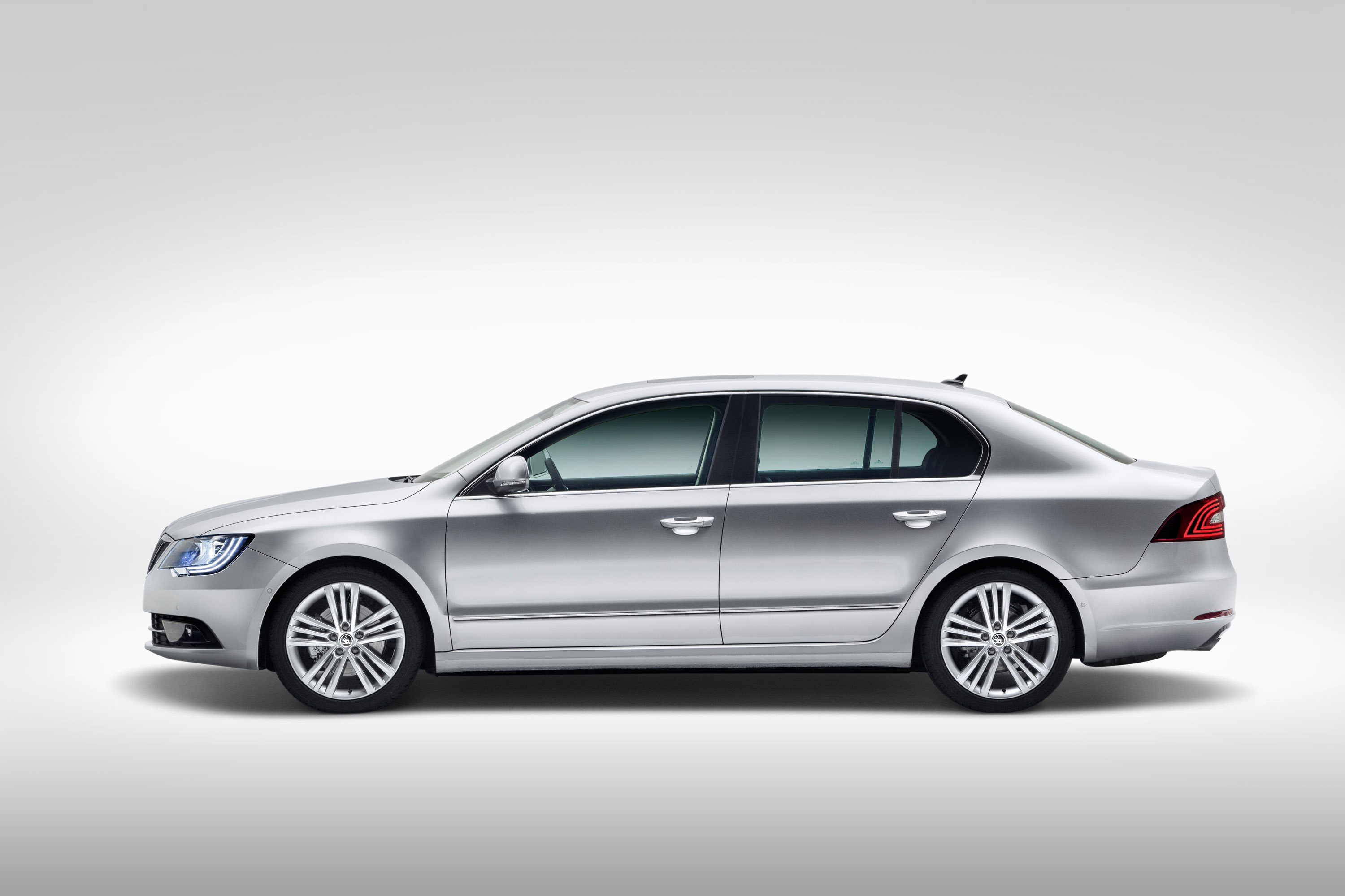 Skoda Superb photo #37