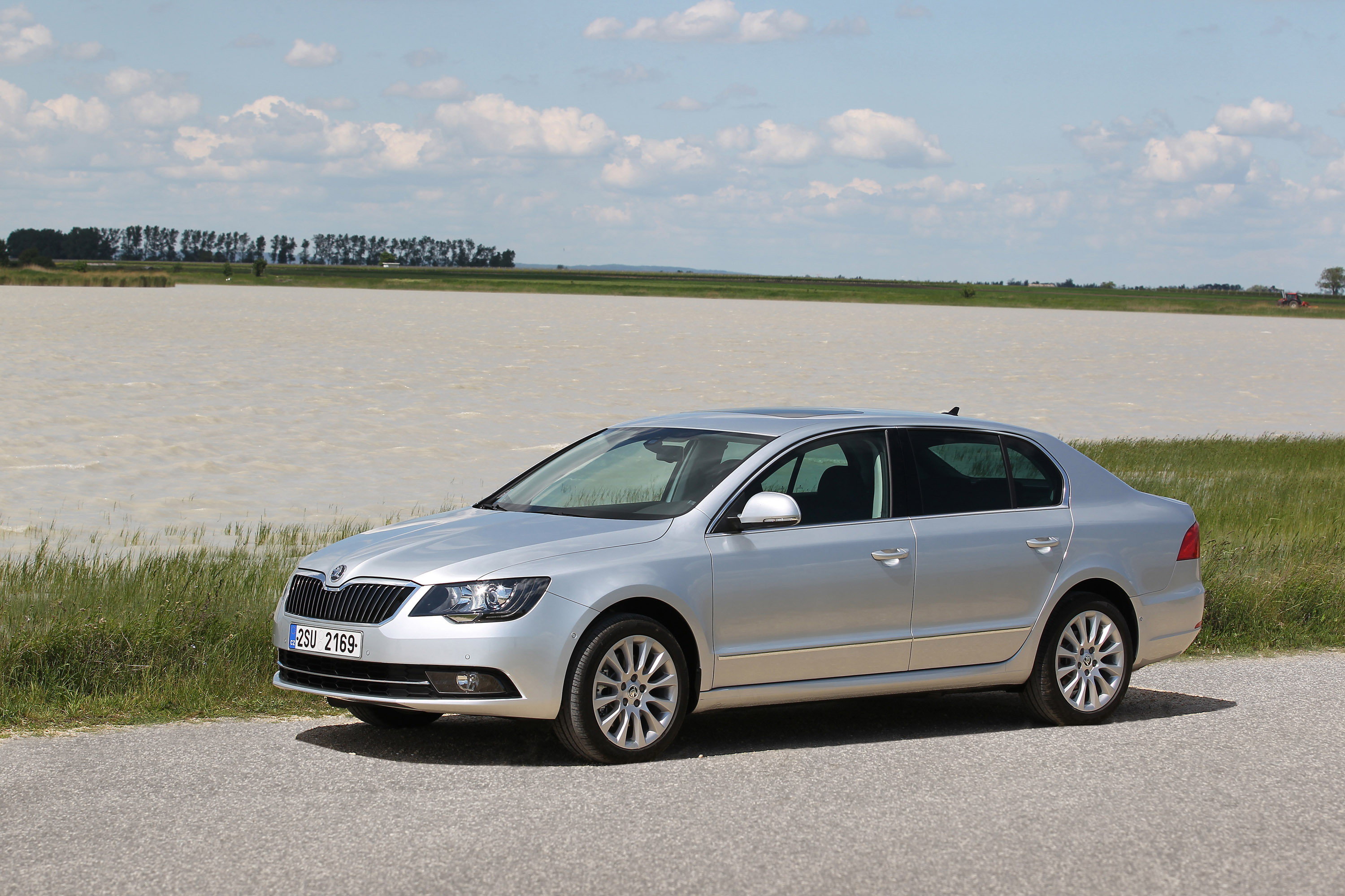 Skoda Superb photo #45
