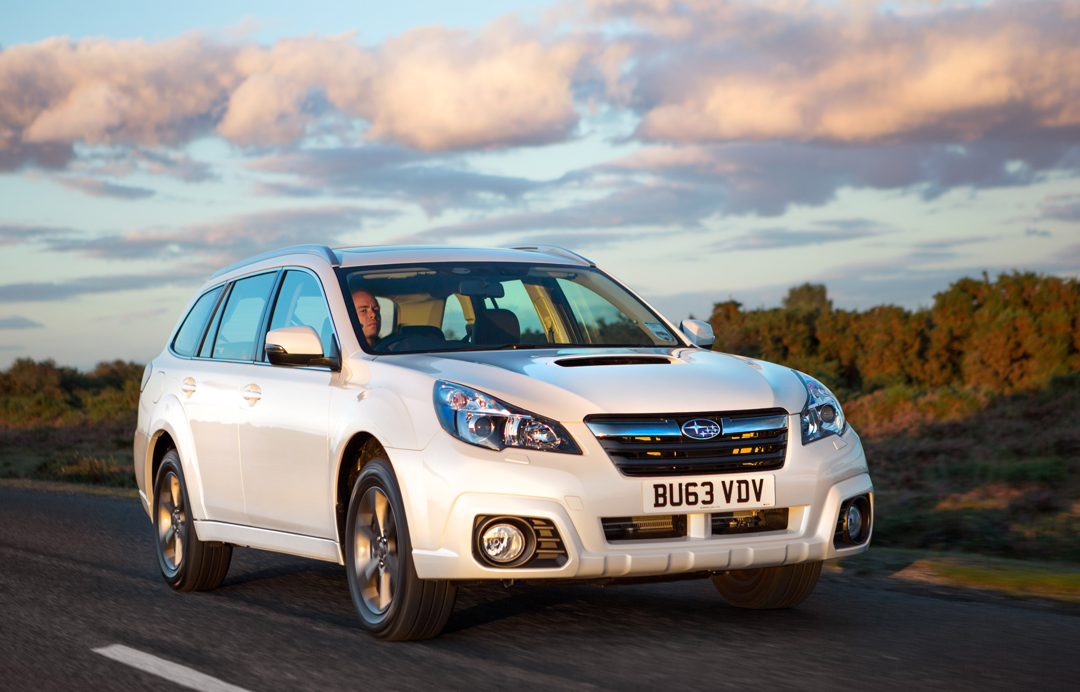 Subaru Outback 2.0D SX Lineartronic photo #1