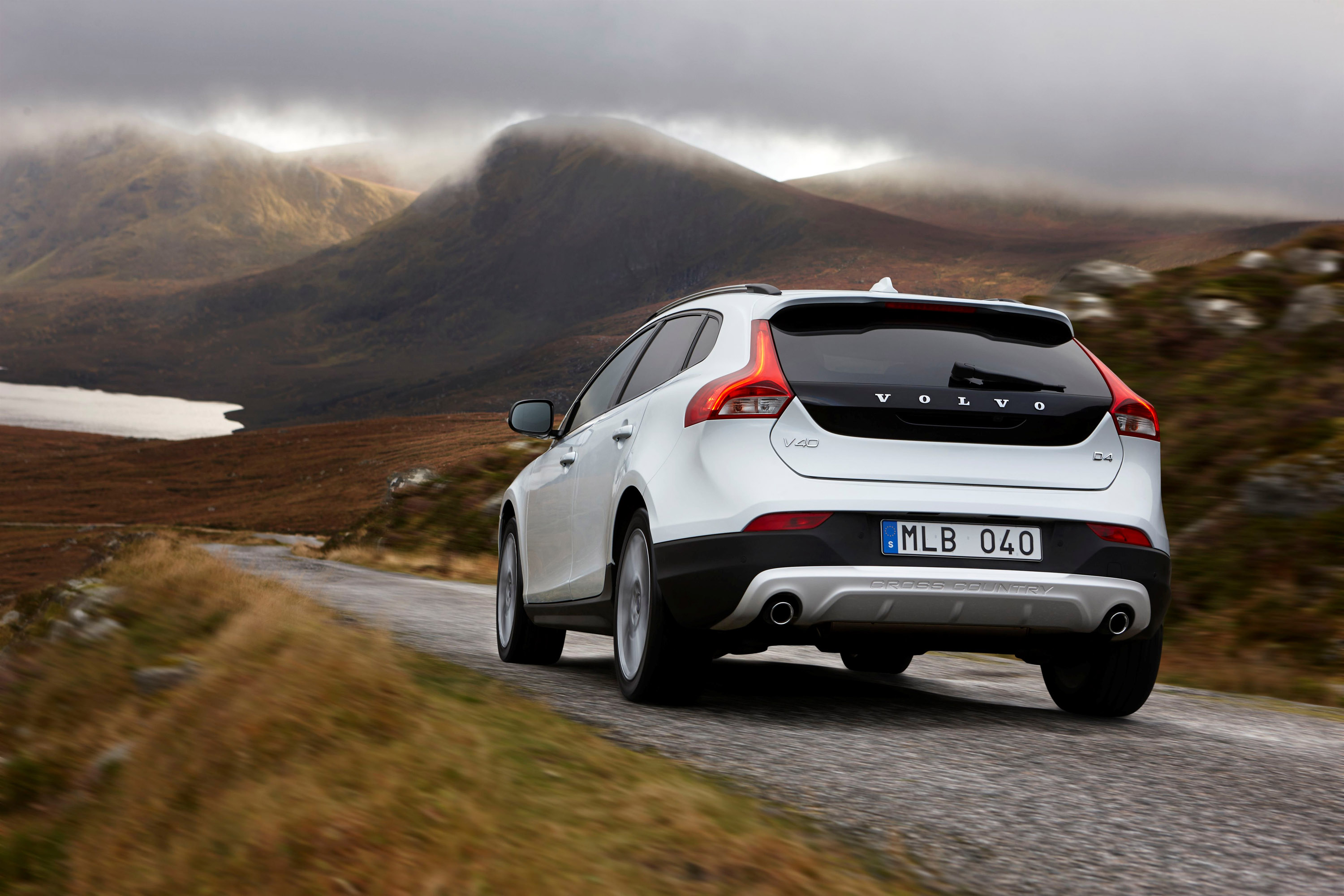 Volvo V40 D4 photo #17