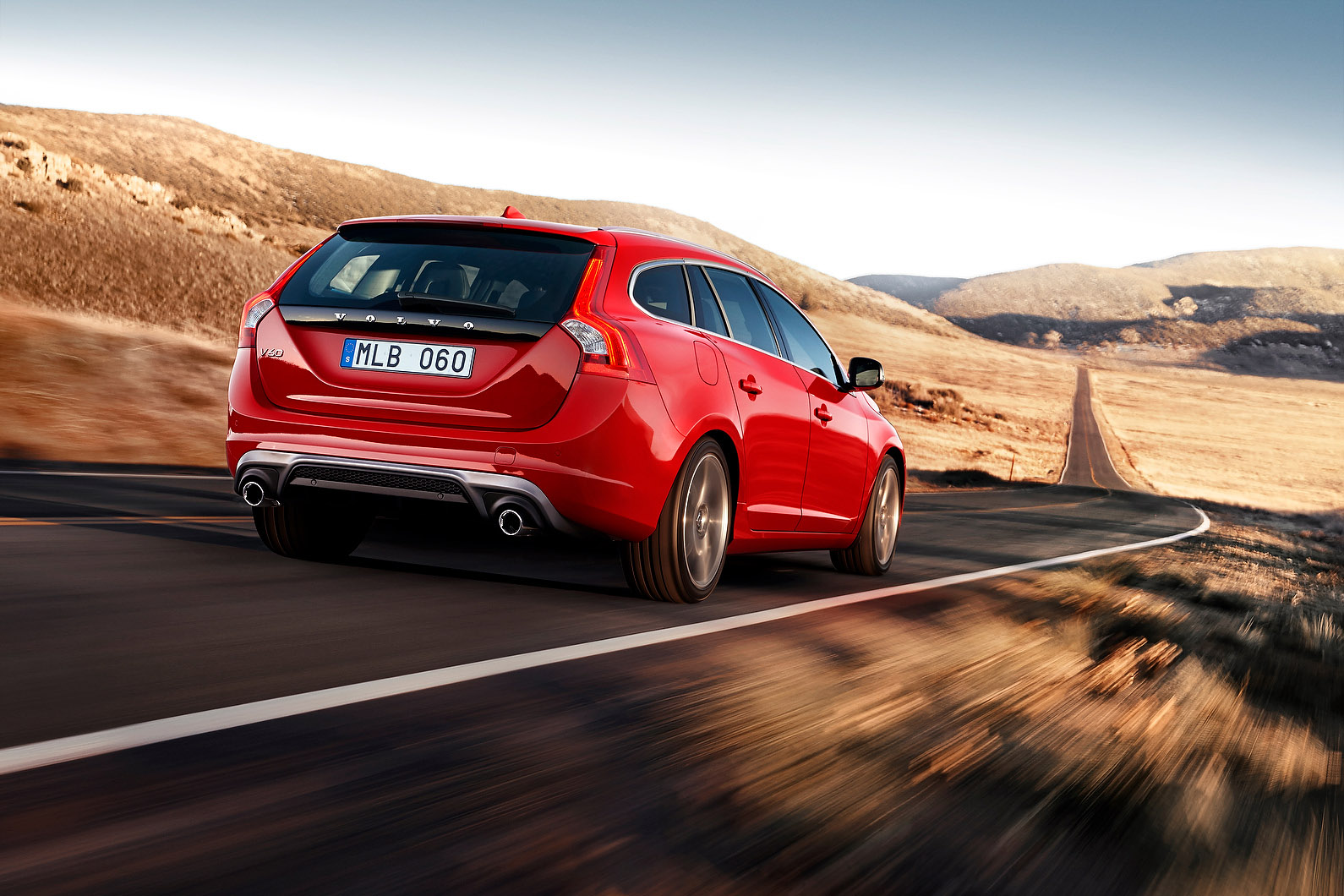 Volvo V60 R-Design photo #6