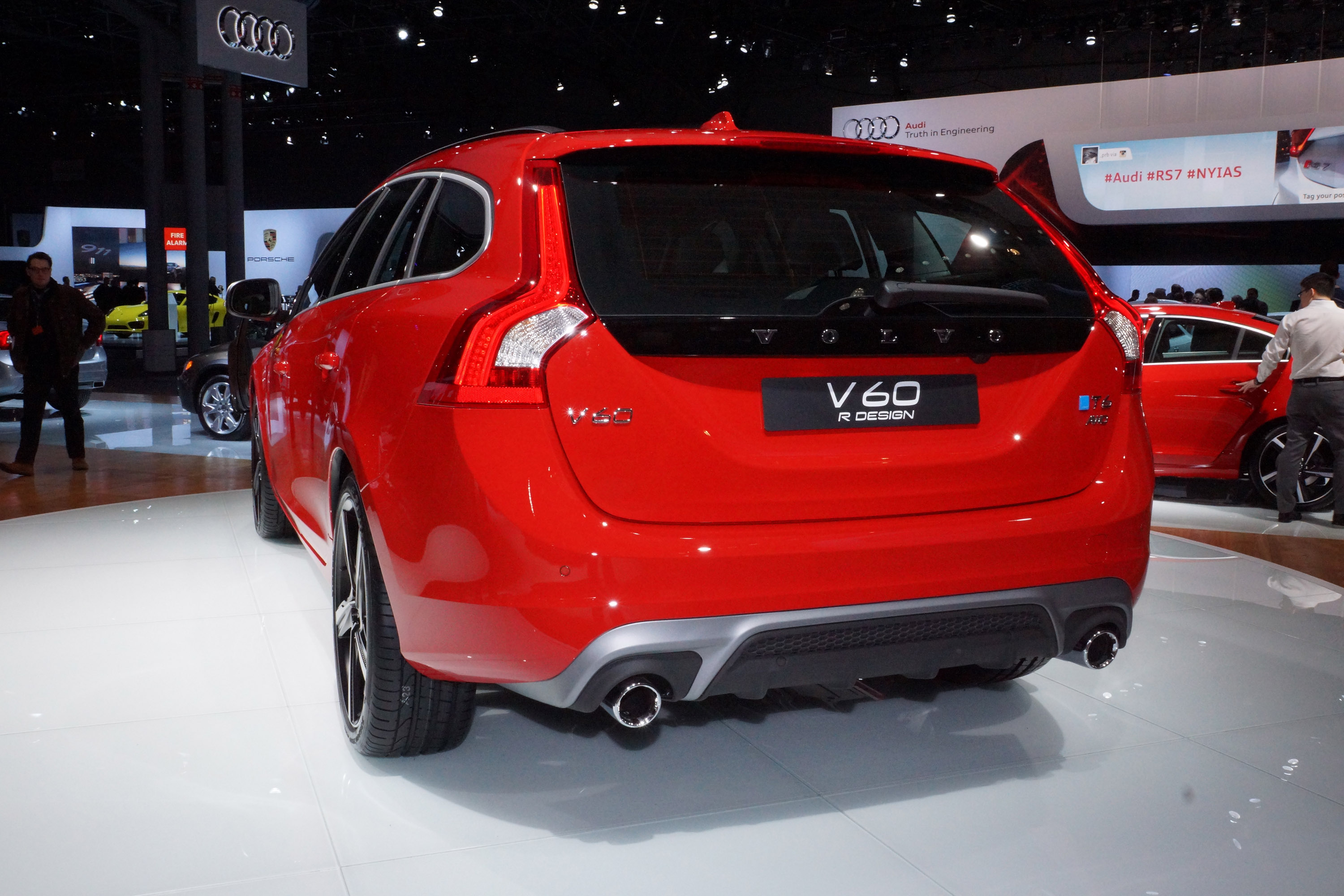 Volvo V60 R-Design photo #7