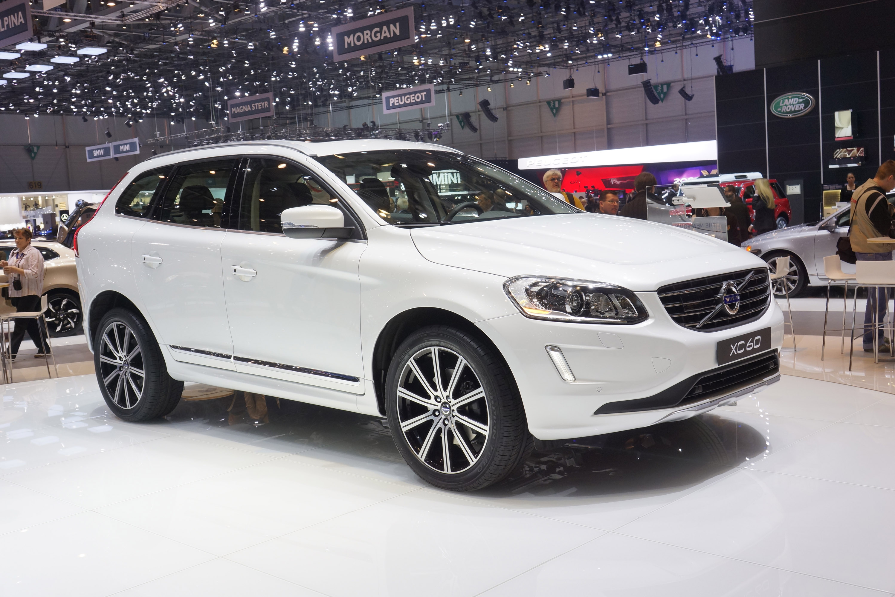 Volvo XC60 photo #2