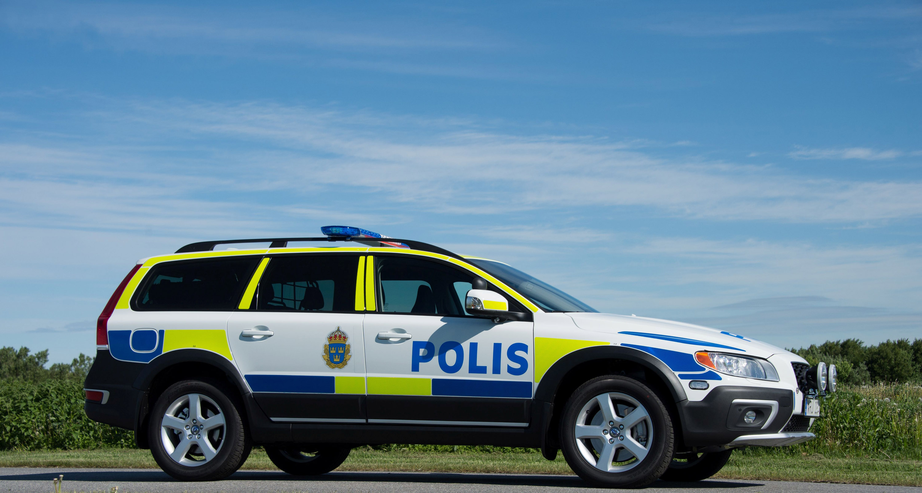 Volvo XC70 D5 AWD Swedish Police photo #3