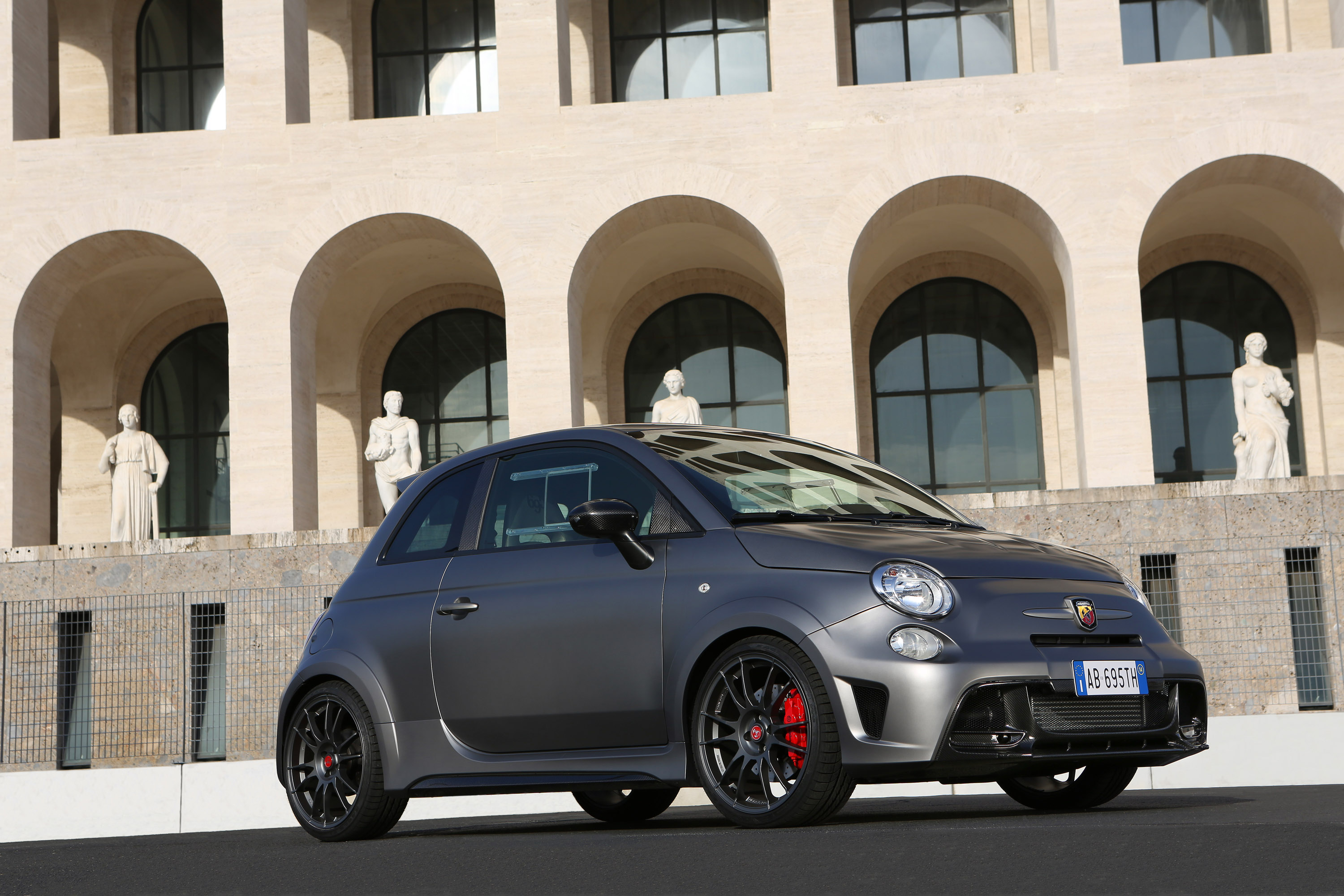 Abarth 695 Biposto photo #11