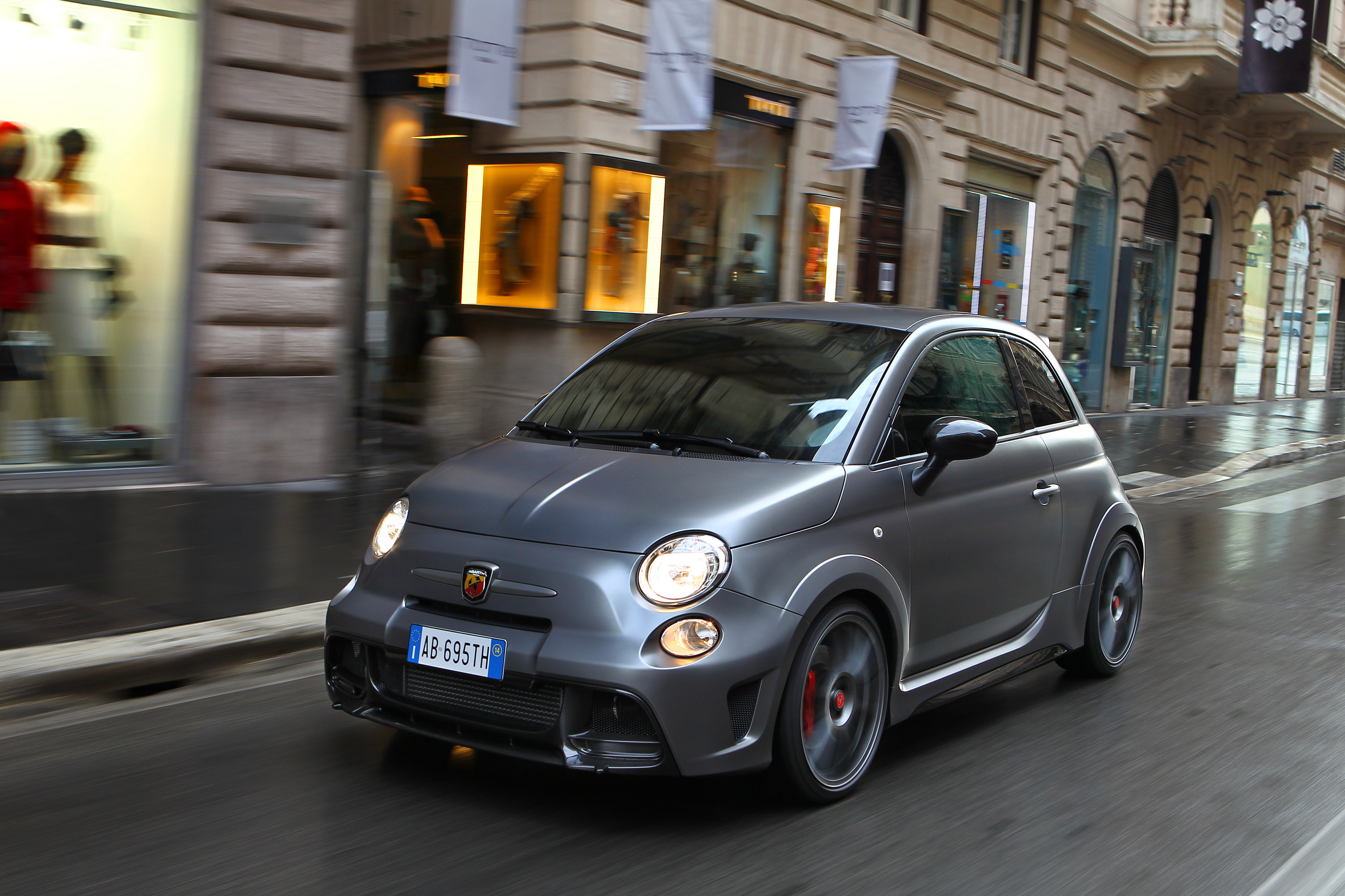Abarth 695 Biposto photo #12