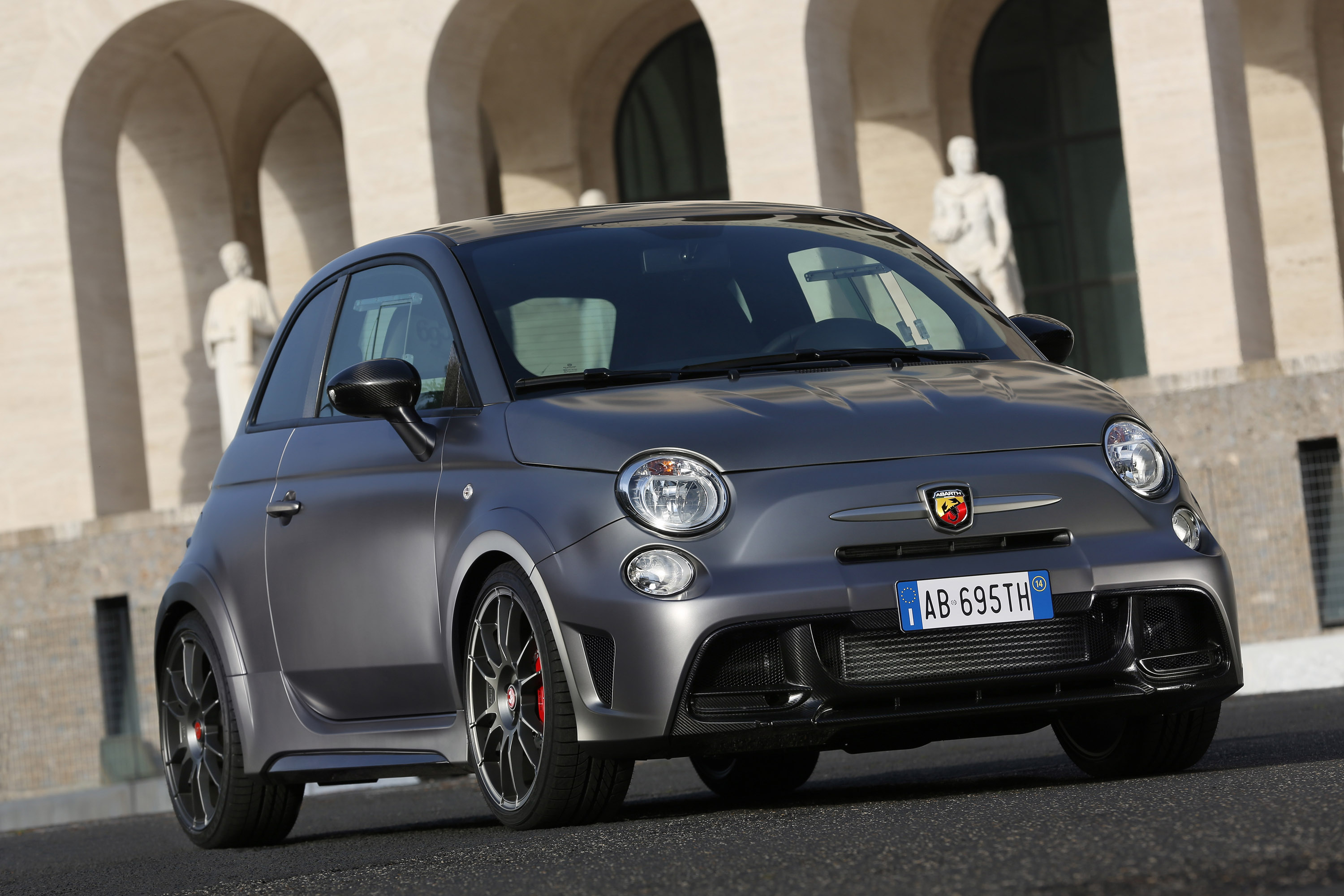 Abarth 695 Biposto photo #13