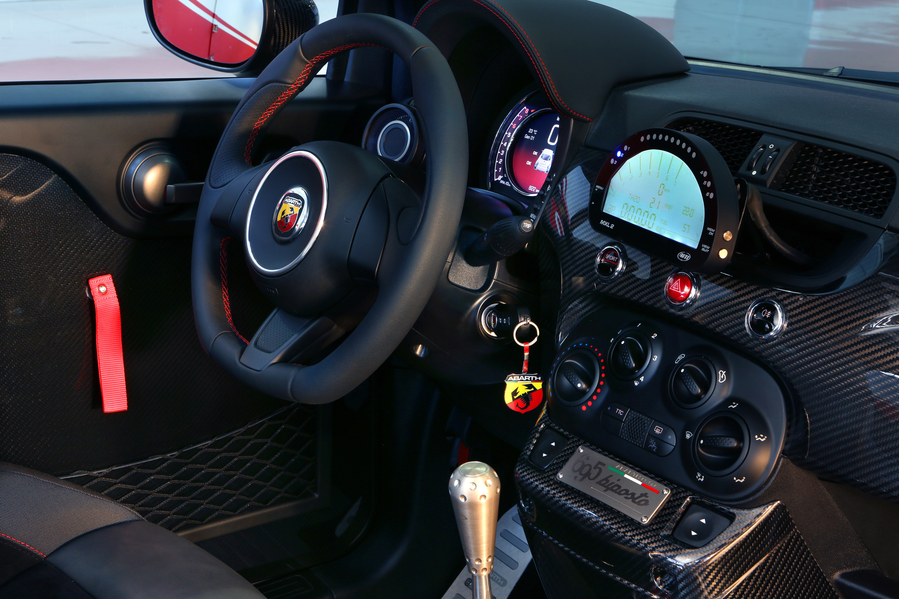 Abarth 695 Biposto photo #55