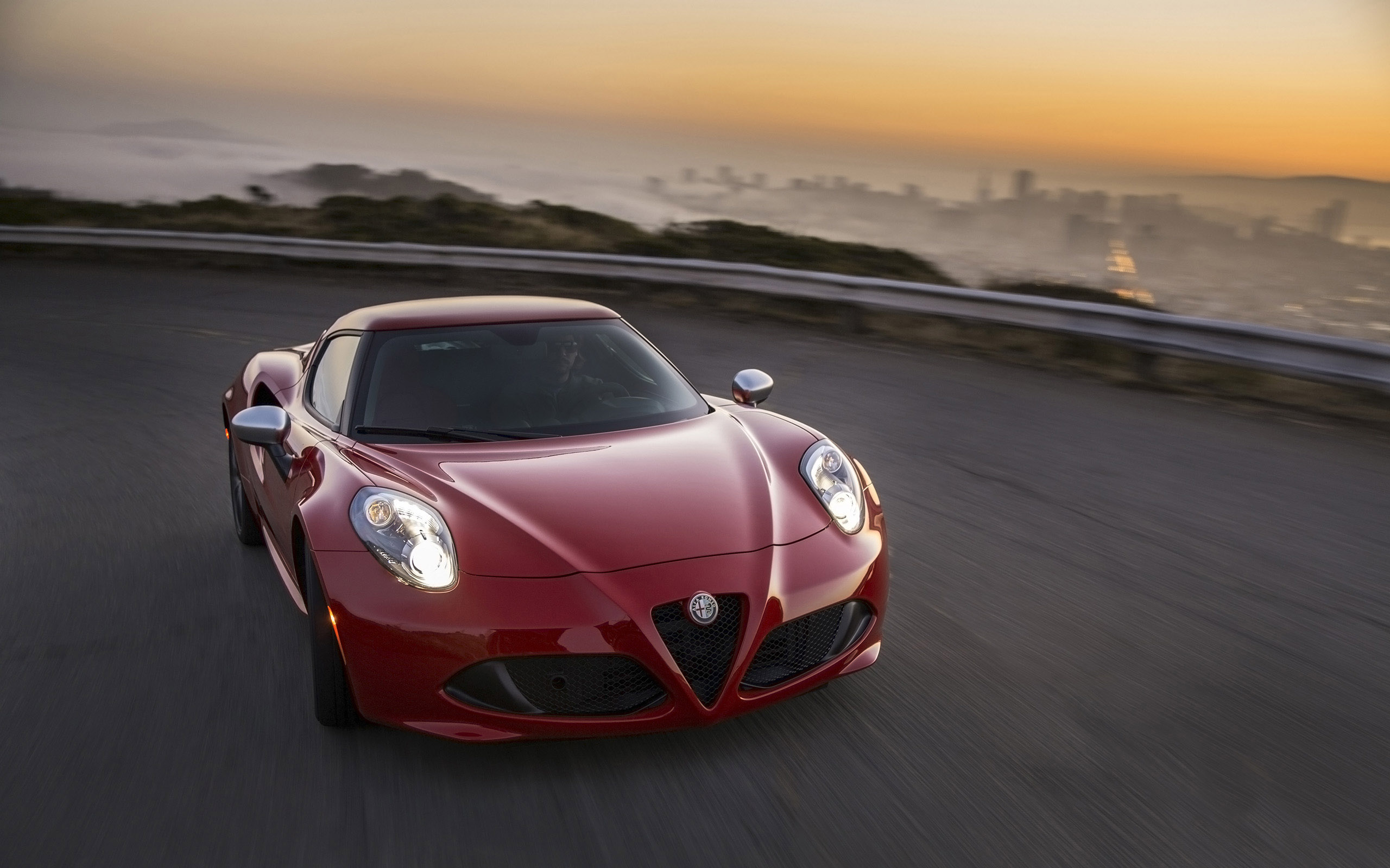 Alfa Romeo 4C Coupe US-Version photo #2