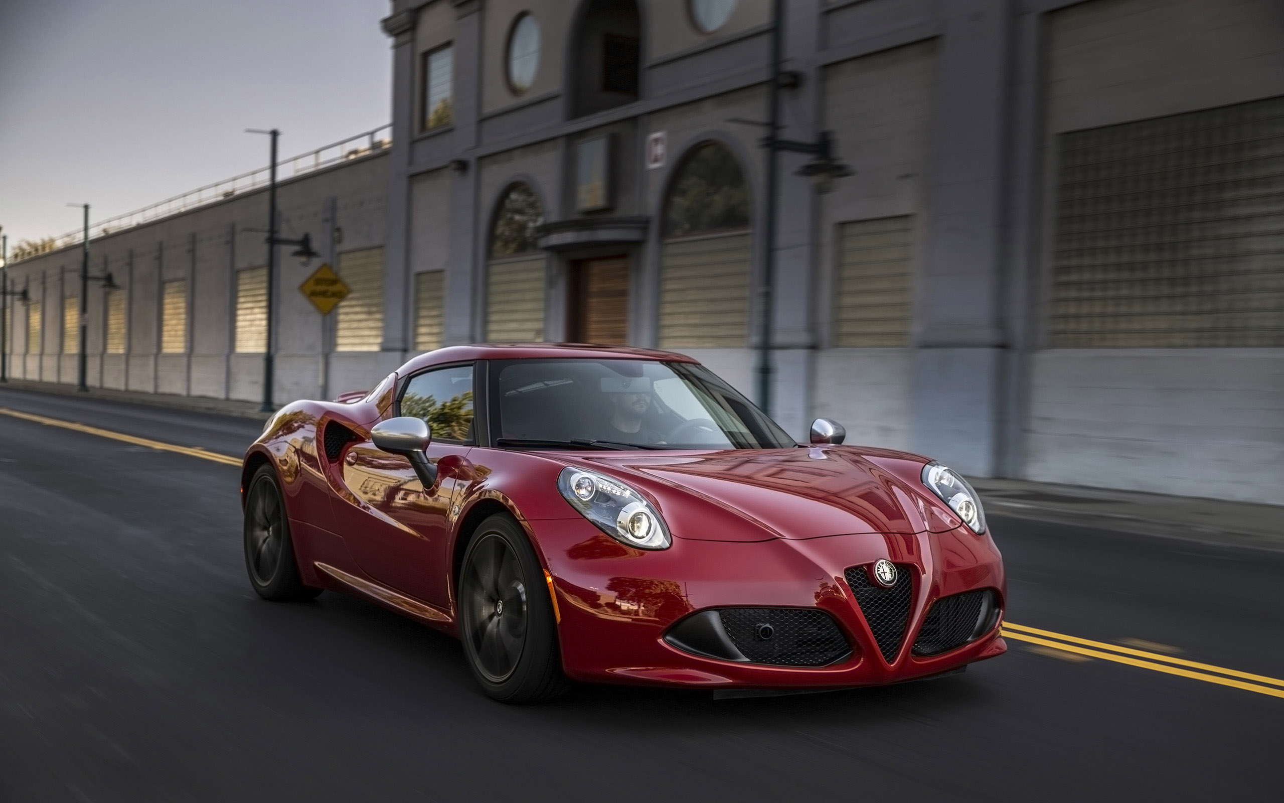 Alfa Romeo 4C Coupe US-Version photo #3