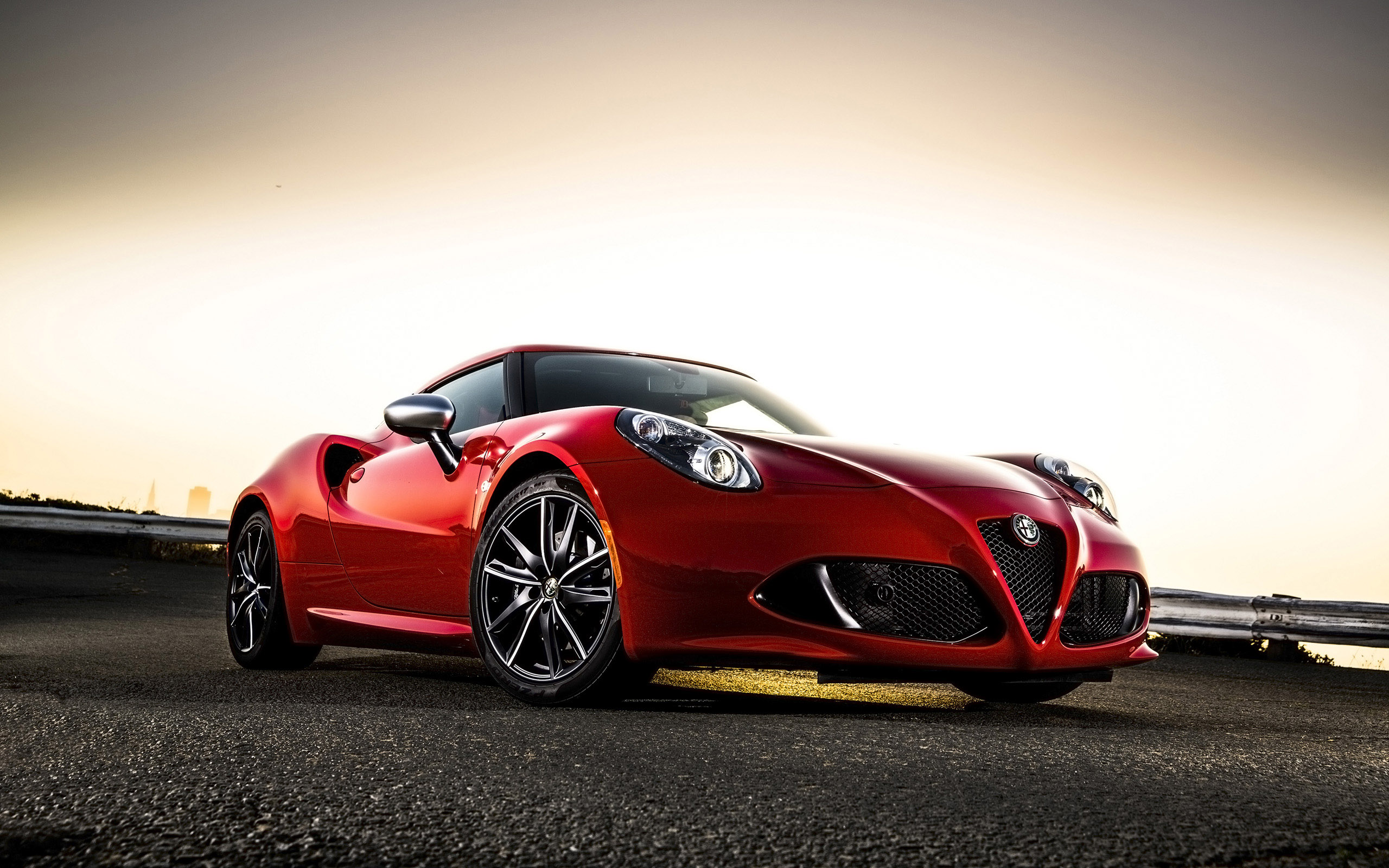 Alfa Romeo 4C Coupe US-Version photo #15