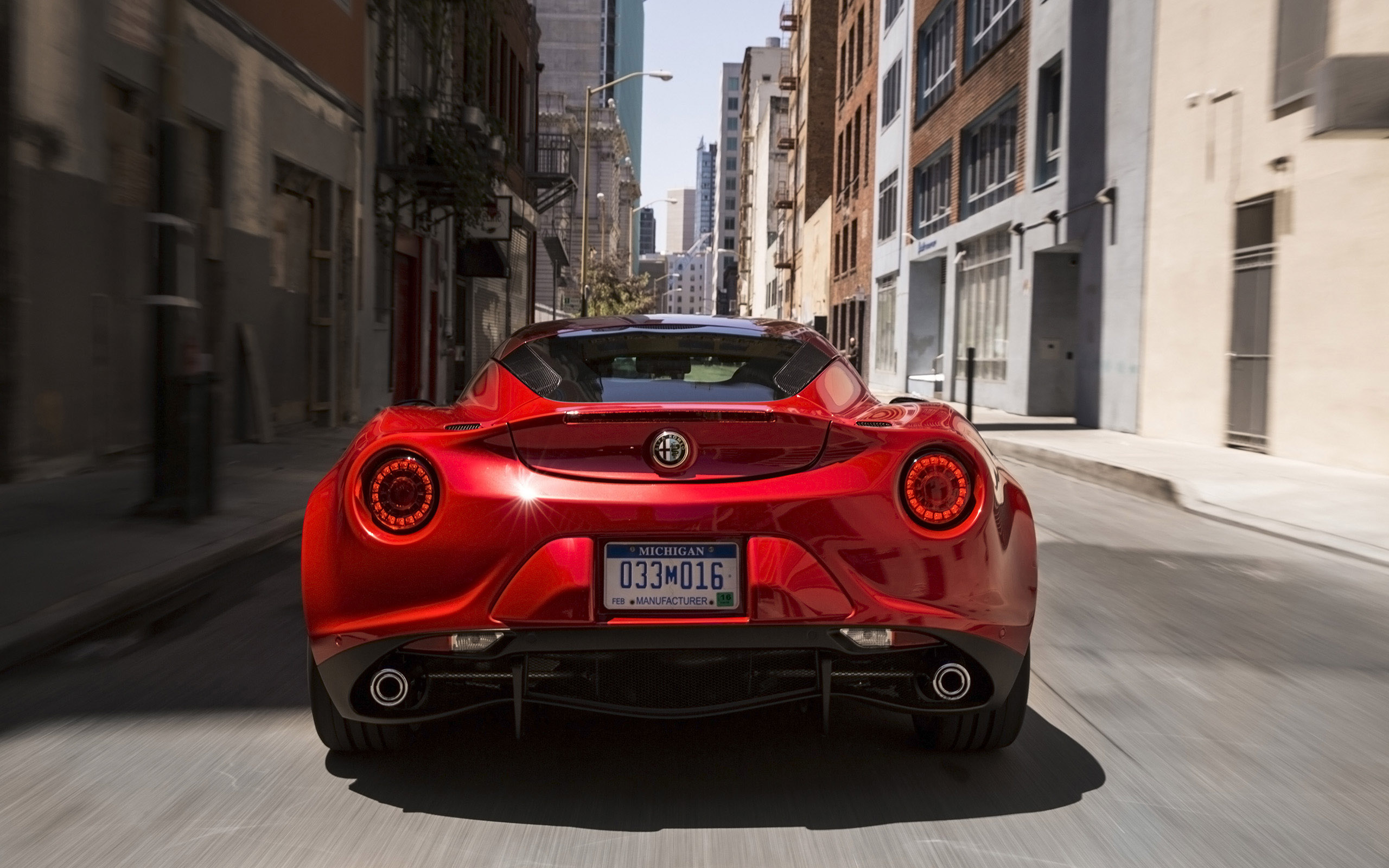 Alfa Romeo 4C Coupe US-Version photo #46