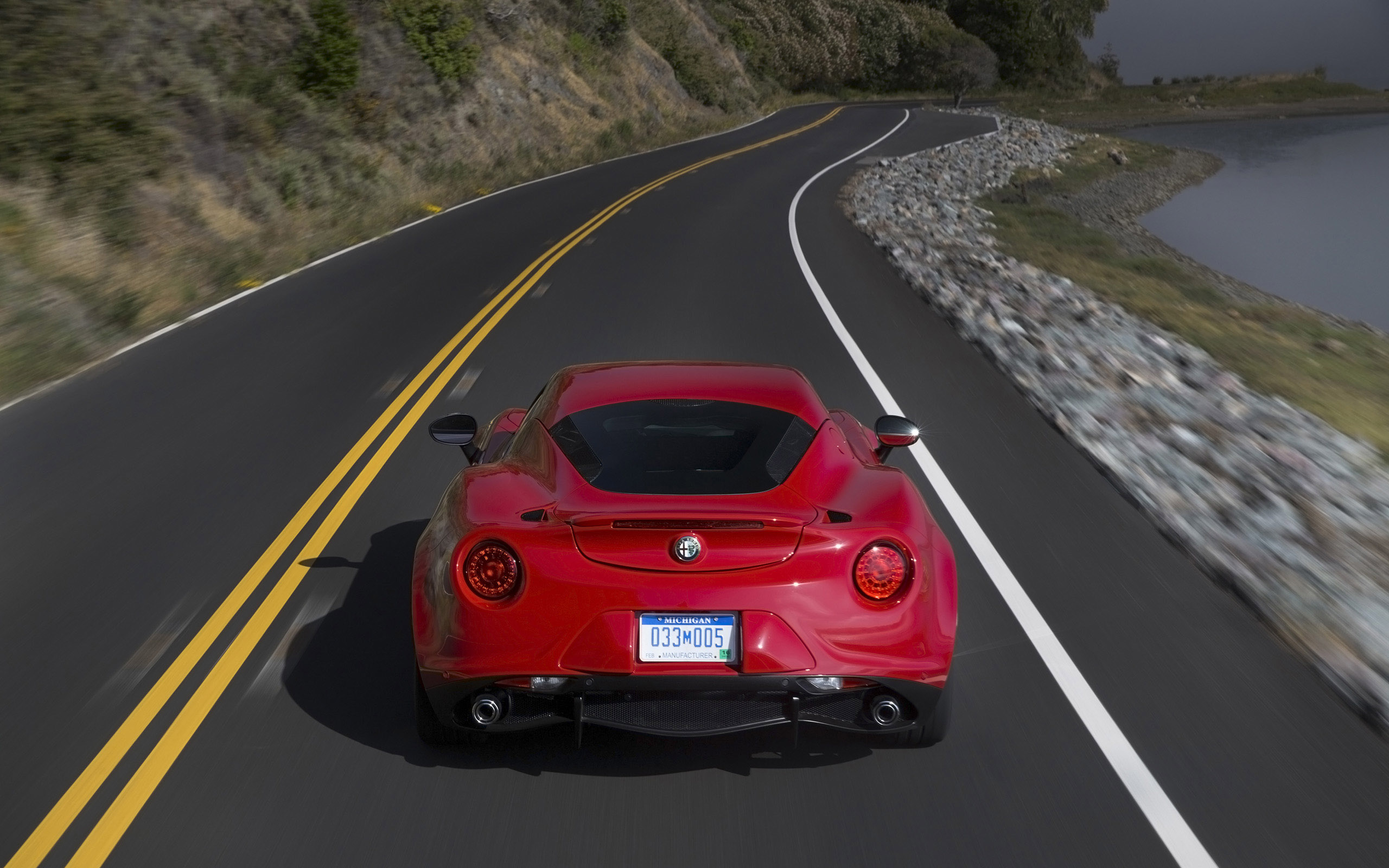 Alfa Romeo 4C Coupe US-Version photo #47