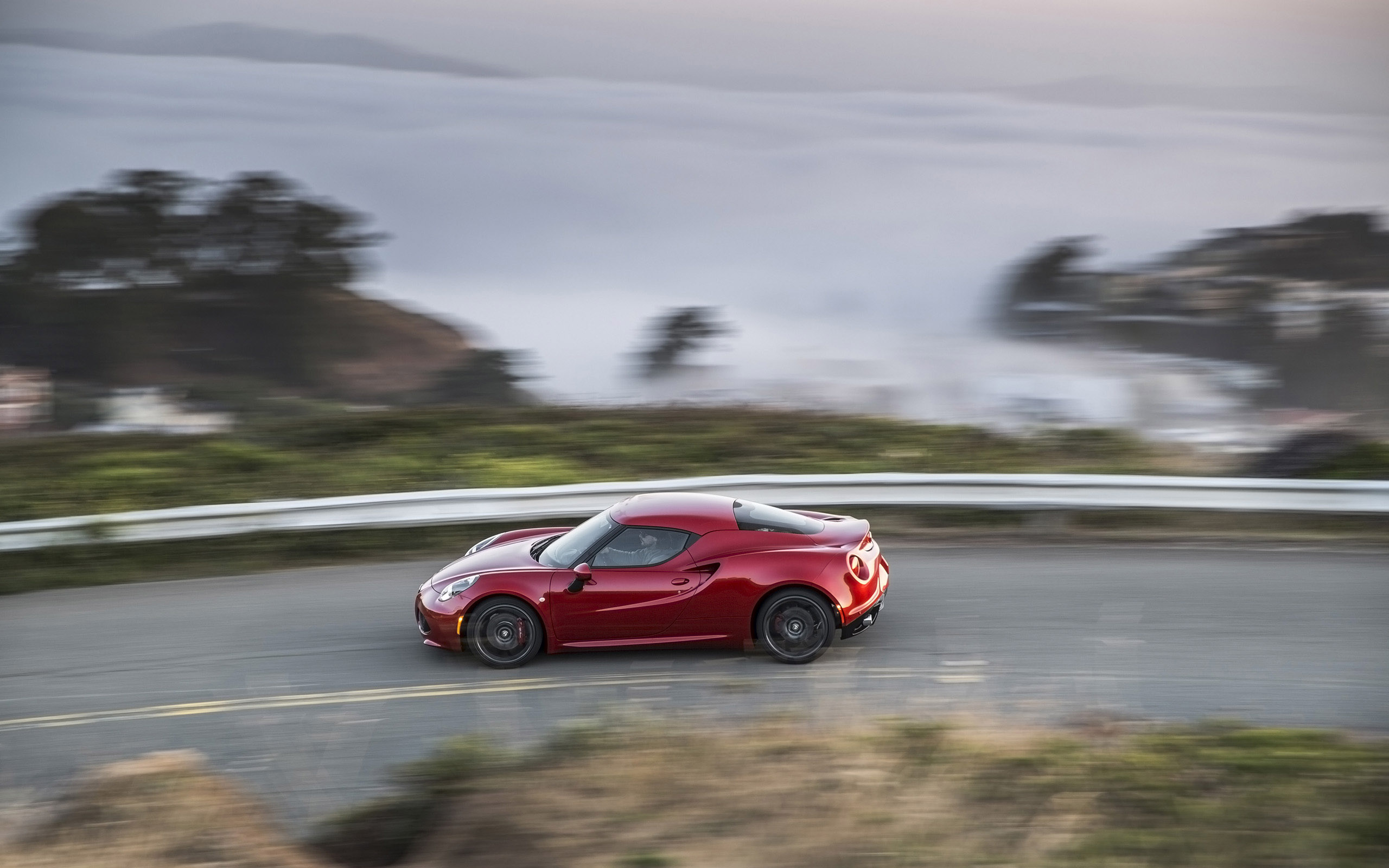 Alfa Romeo 4C Coupe US-Version photo #50