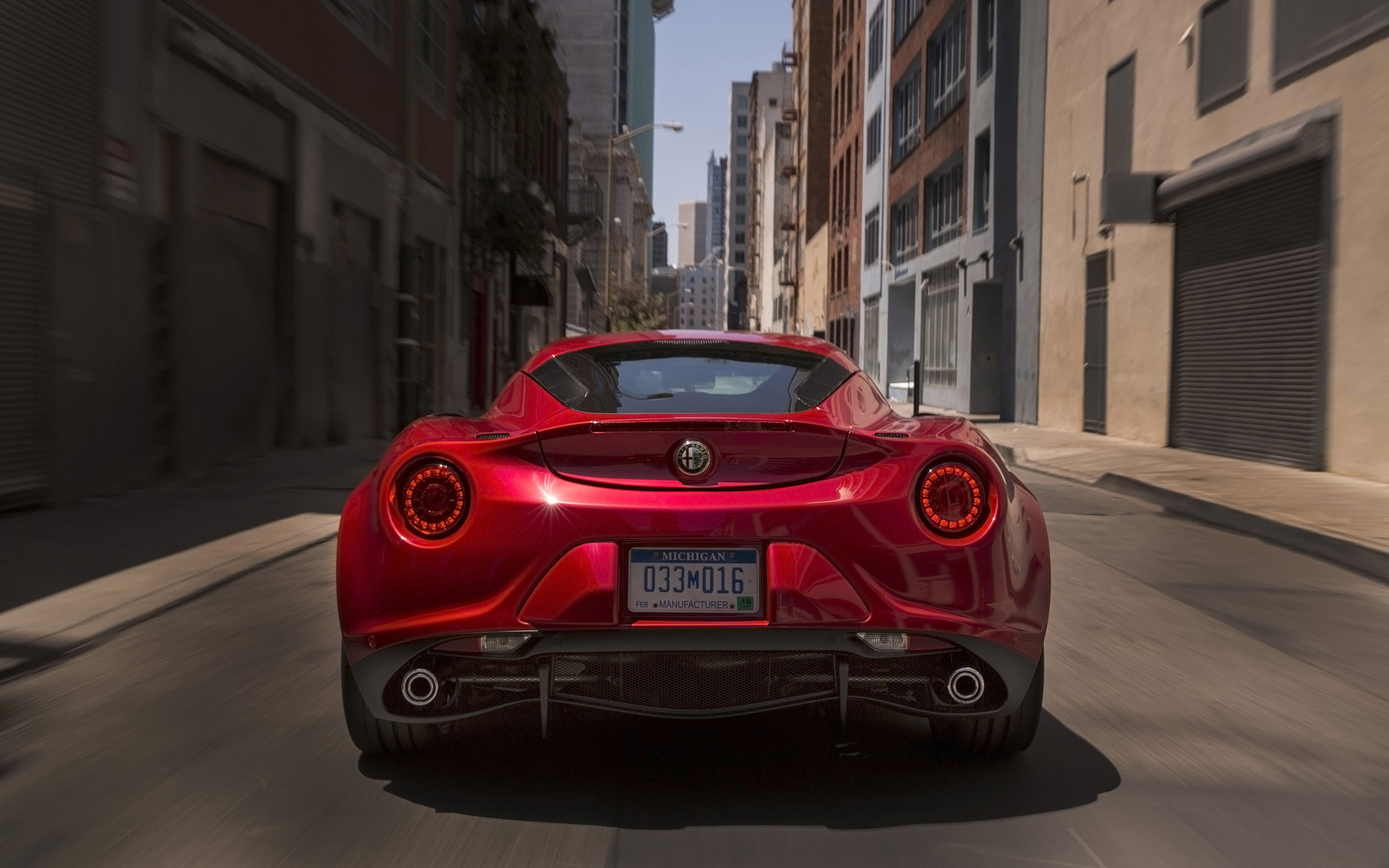 Alfa Romeo 4C Coupe US-Version photo #51