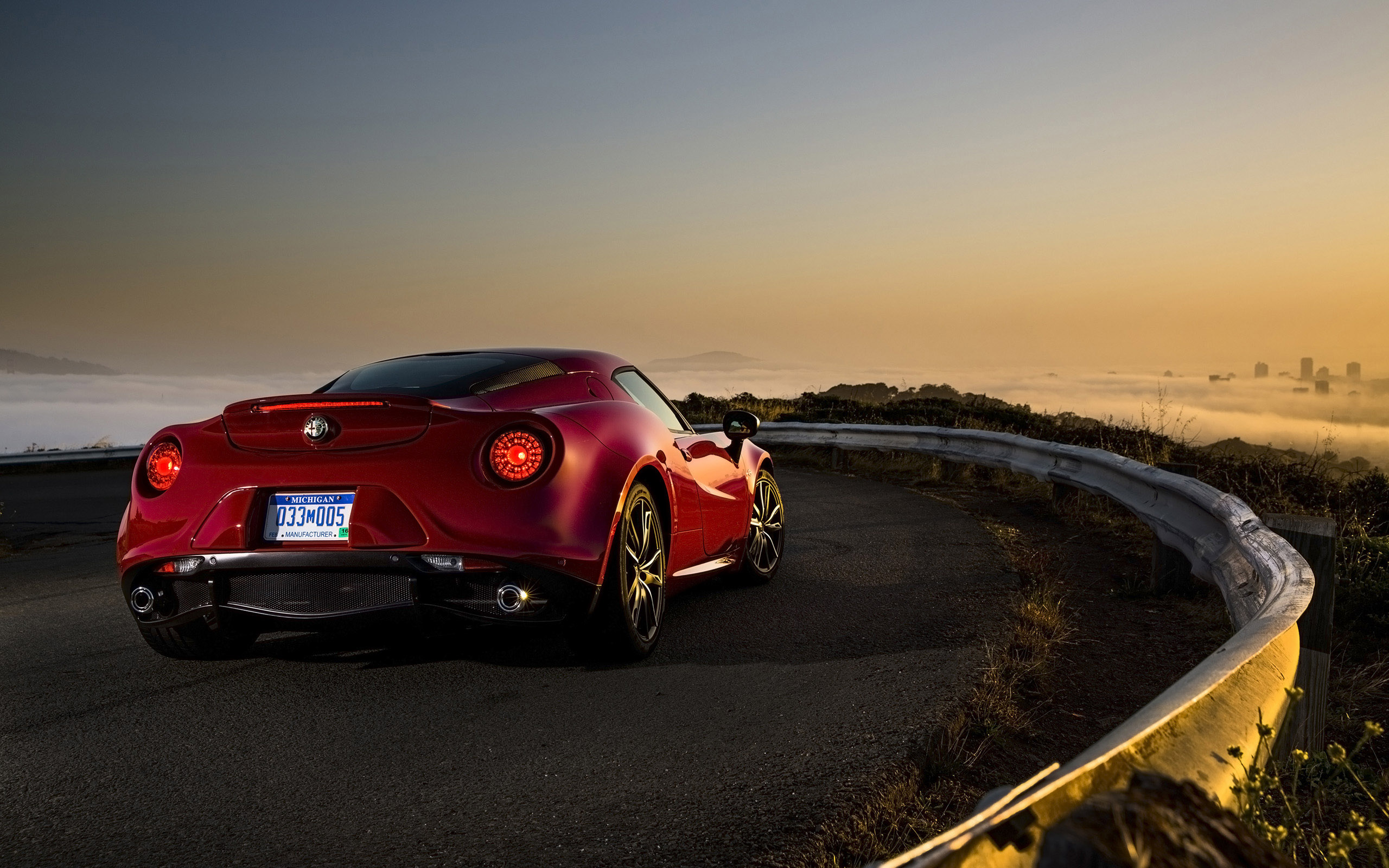 Alfa Romeo 4C Coupe US-Version photo #58