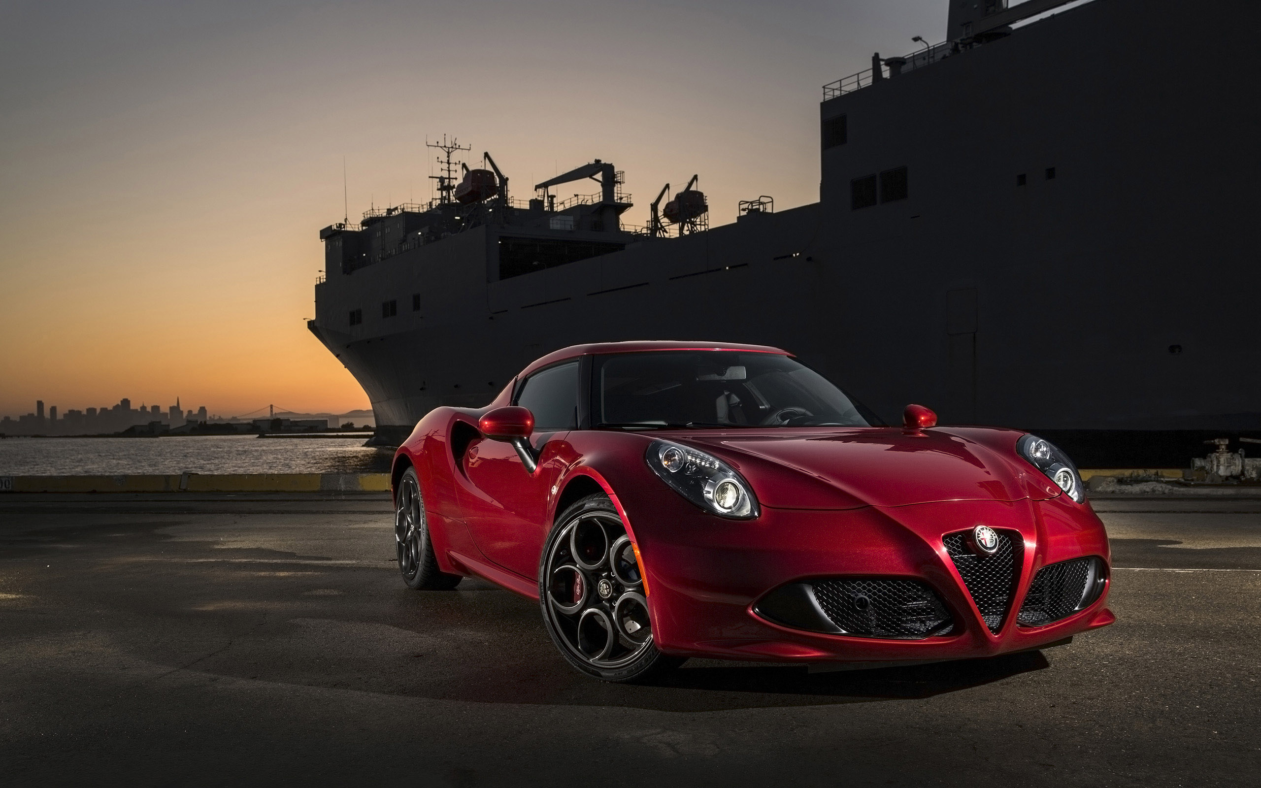 Alfa Romeo 4C Coupe US-Version photo #63